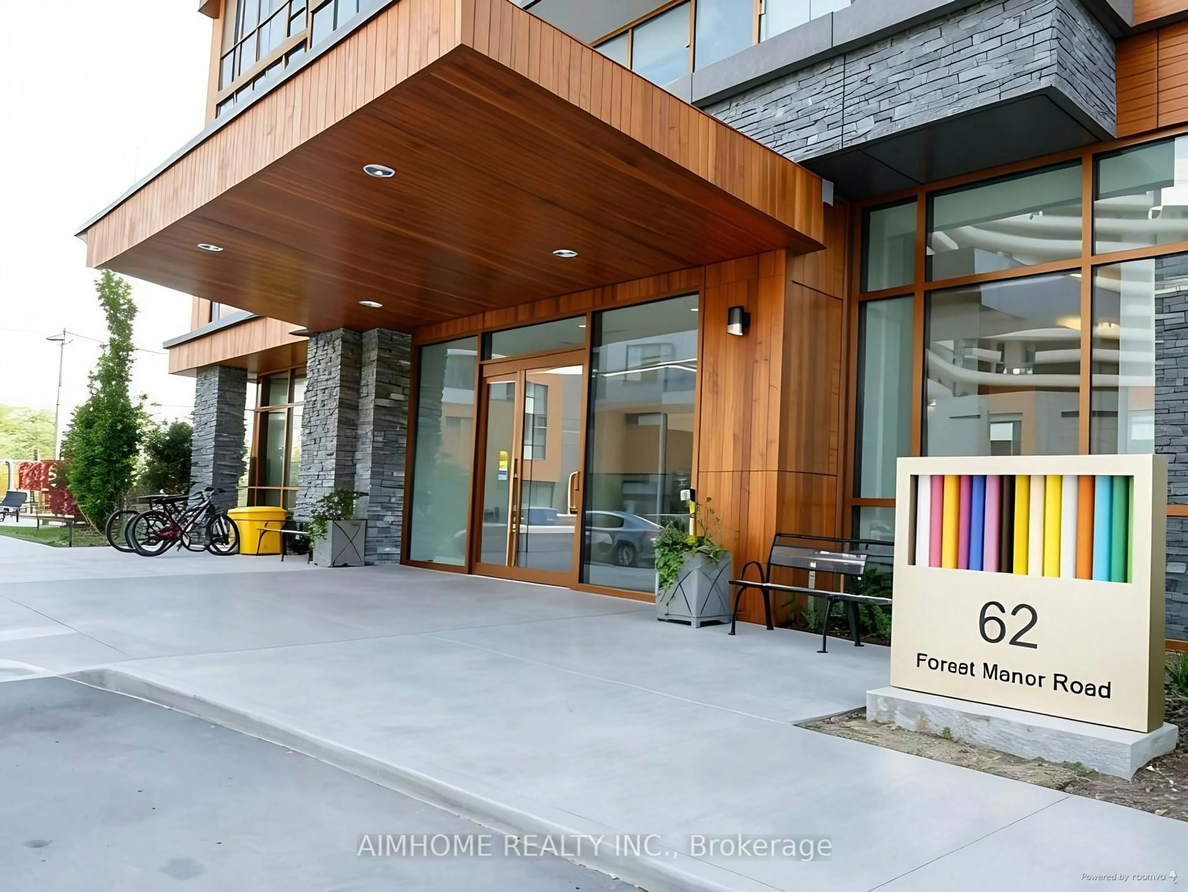 Indoor foyer for 62 Forest Manor Rd #911, Toronto Ontario M2J 0B6