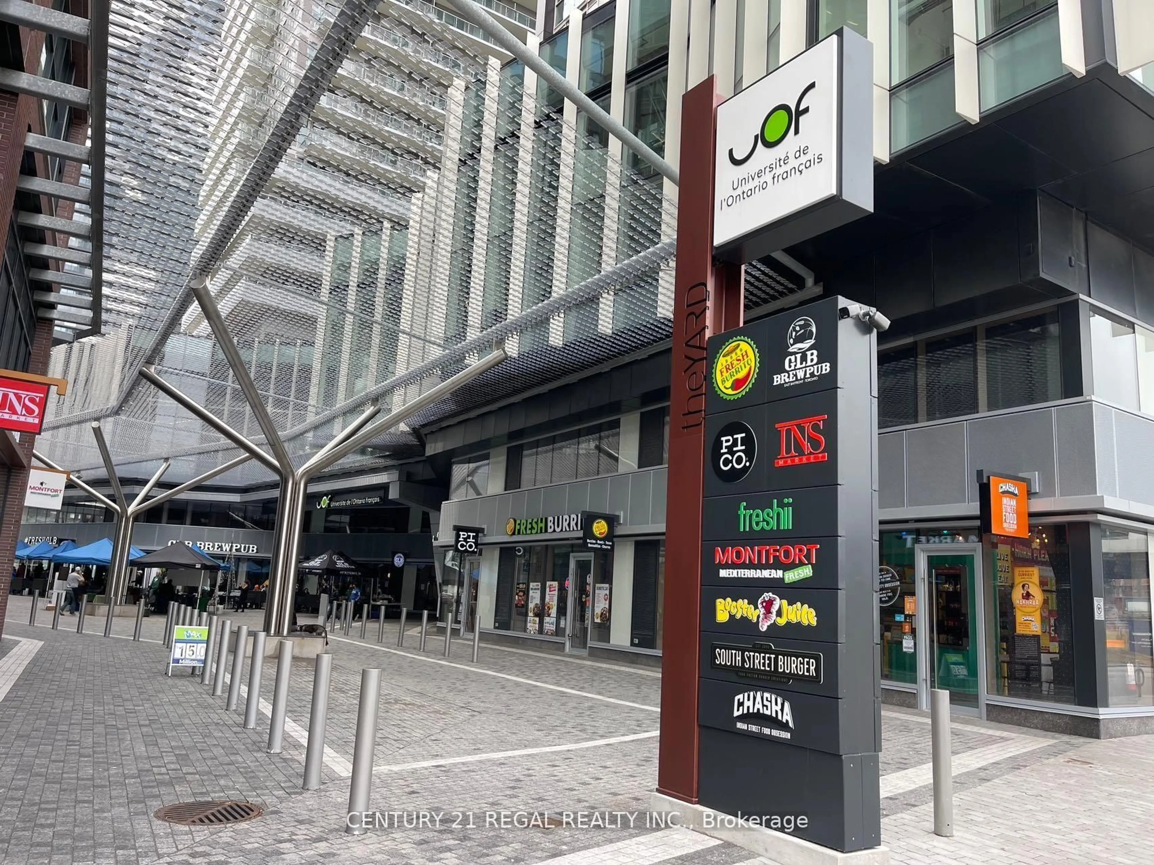 Indoor foyer for 20 Richardson St #908, Toronto Ontario M5A 0S6