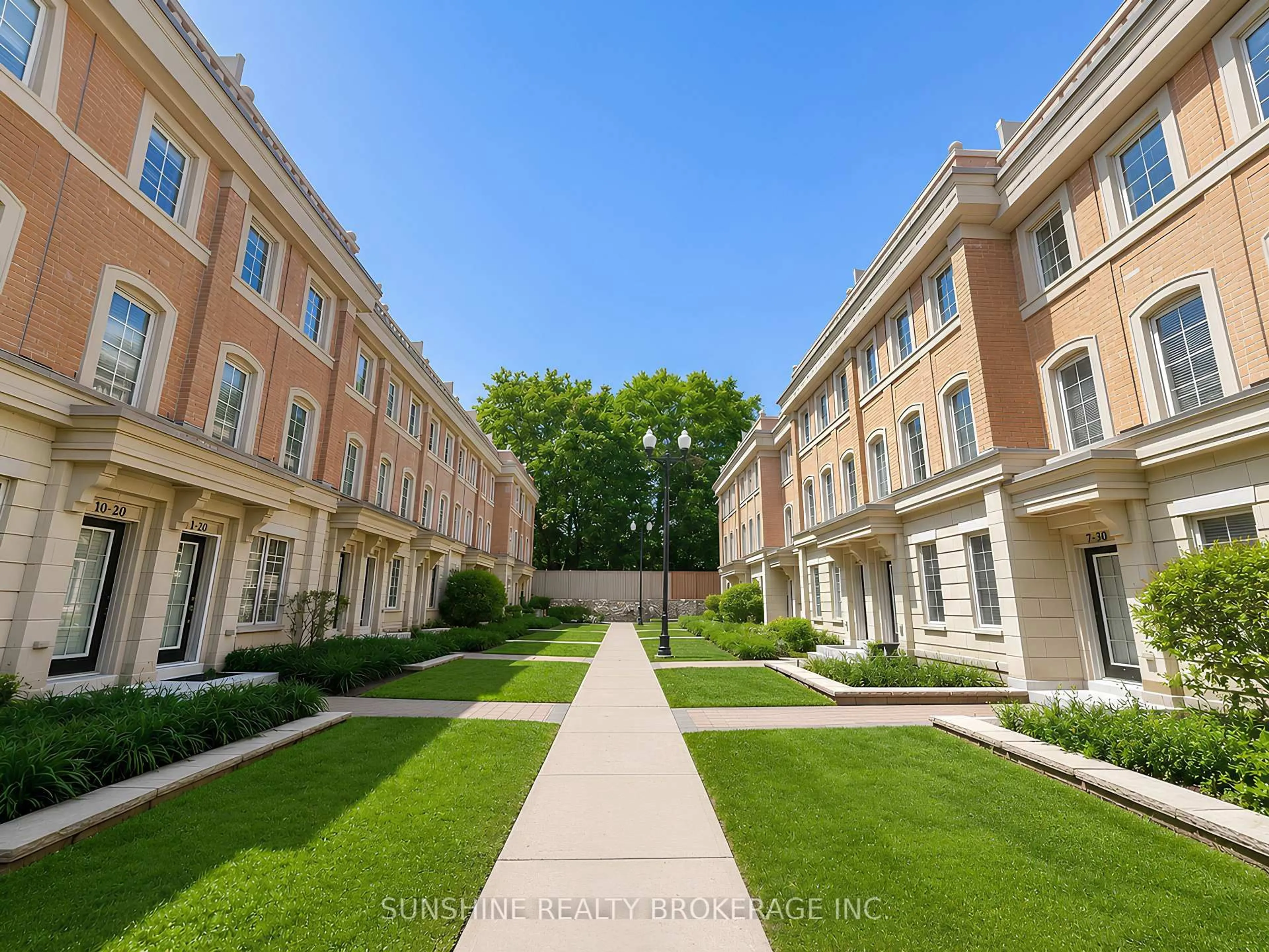 A pic from outside/outdoor area/front of a property/back of a property/a pic from drone, street for 20 Hargrave Lane #12, Toronto Ontario M4N 0A4