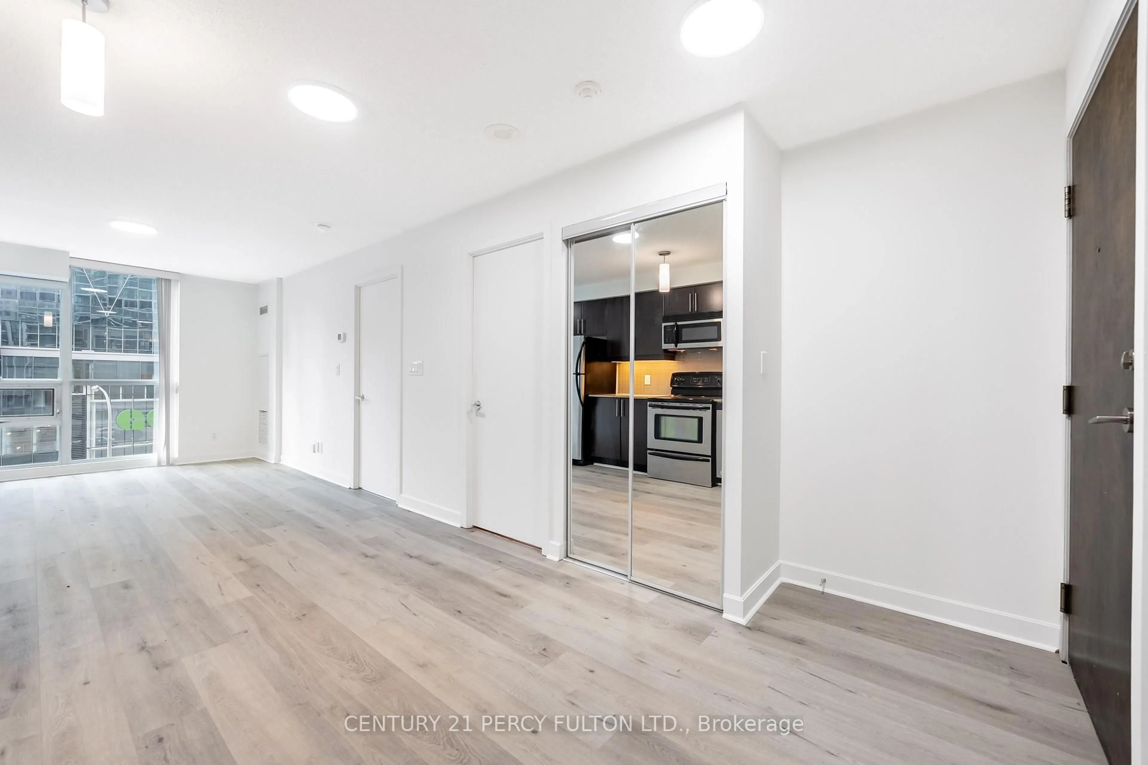 Unknown for 18 harbour St #703, Toronto Ontario M5J 2Z6