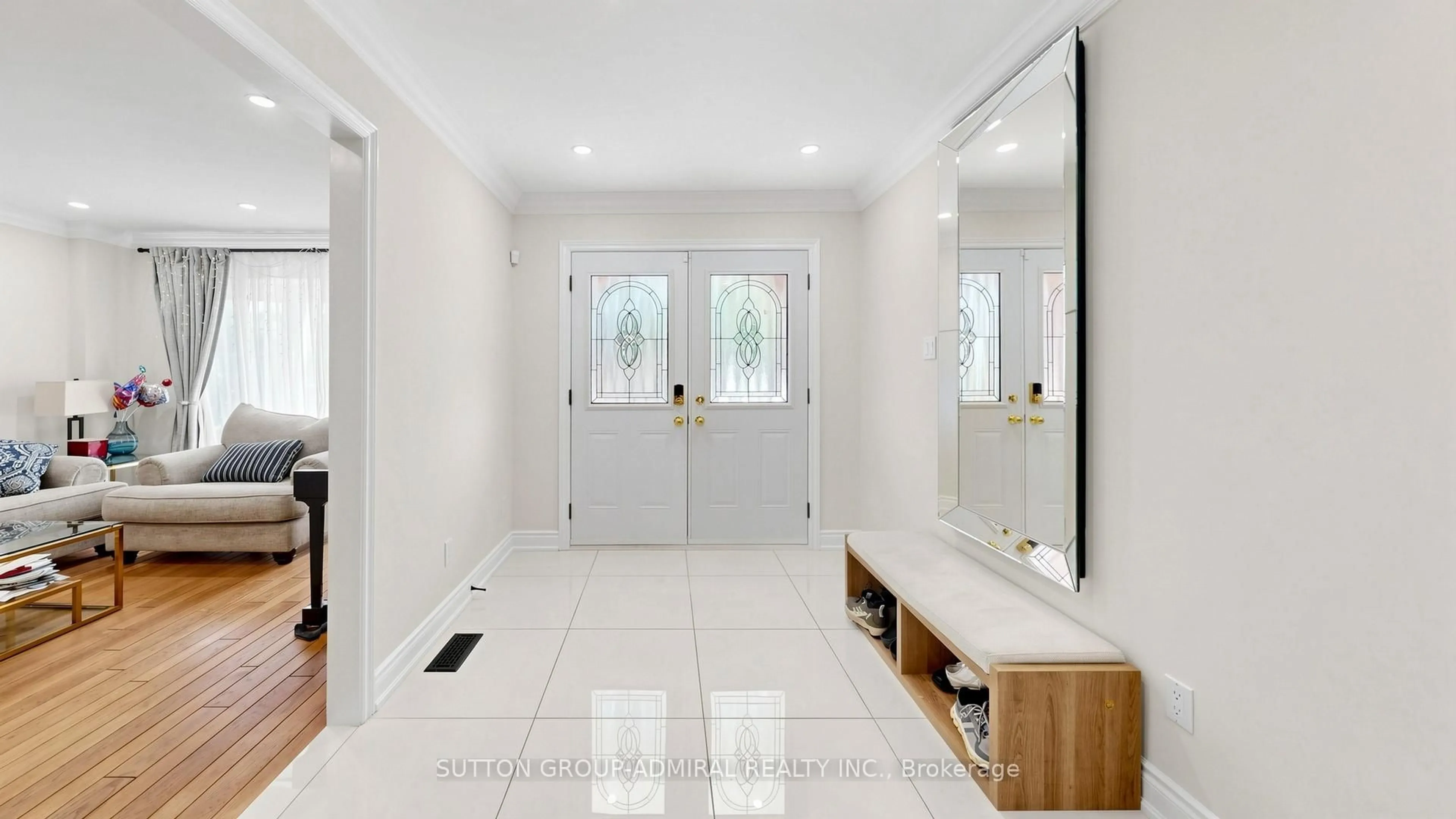 Contemporary bathroom, ceramic/tile floor for 32 Northwood Dr, Toronto Ontario M2M 2J8