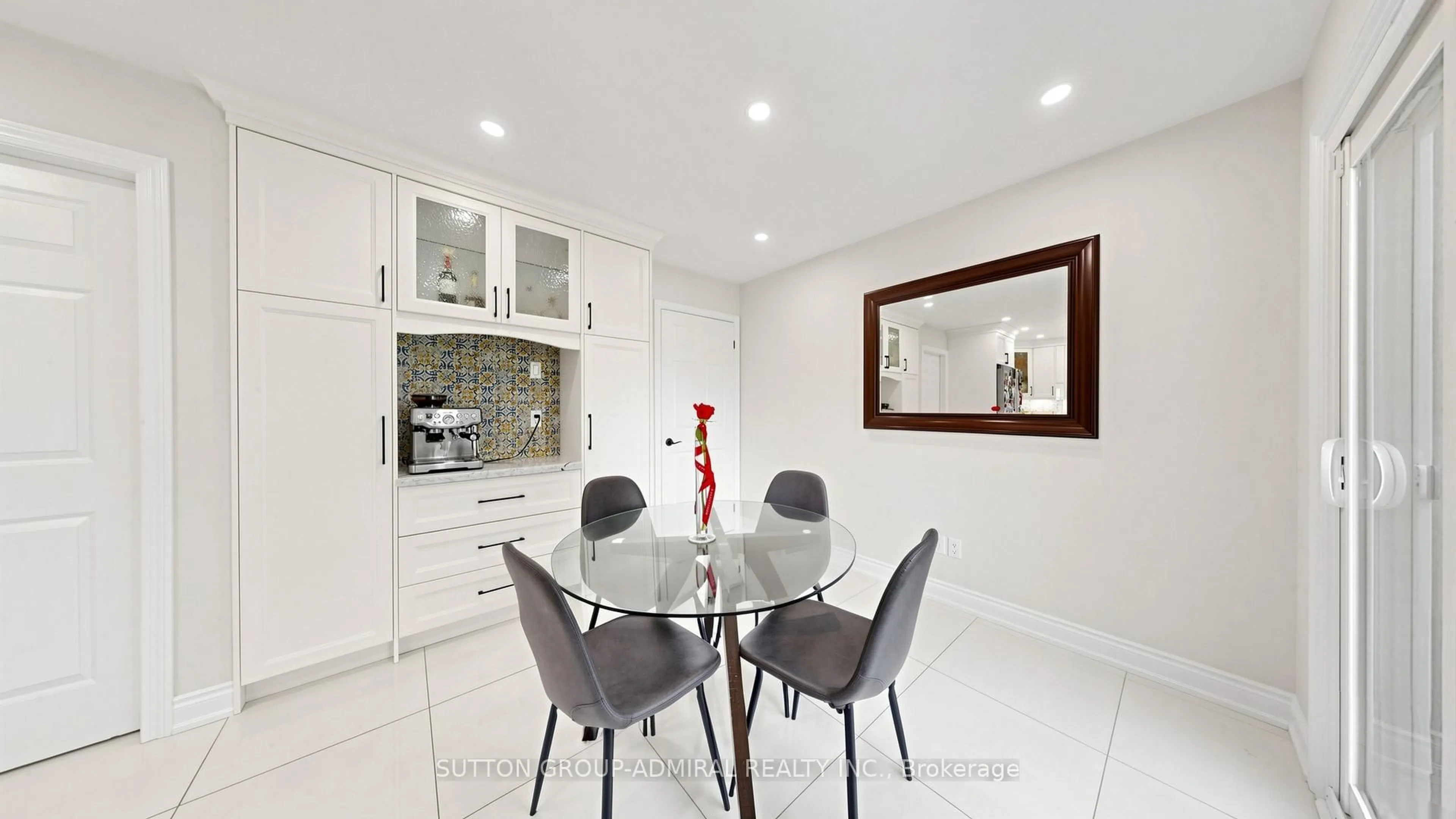 Dining room, ceramic/tile floor for 32 Northwood Dr, Toronto Ontario M2M 2J8