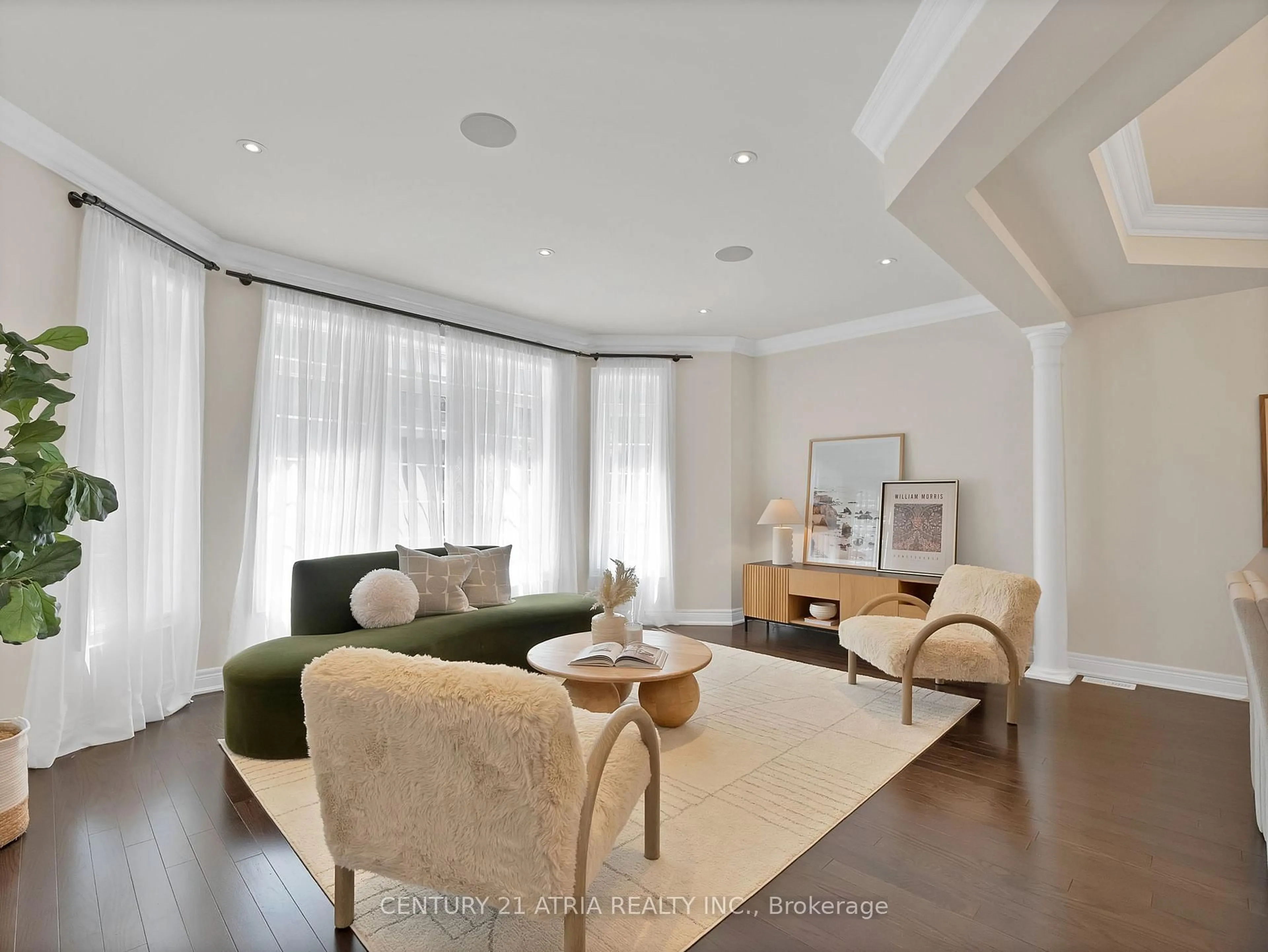 Living room with furniture, unknown for 33 Bloorview Pl, Toronto Ontario M2J 0B2