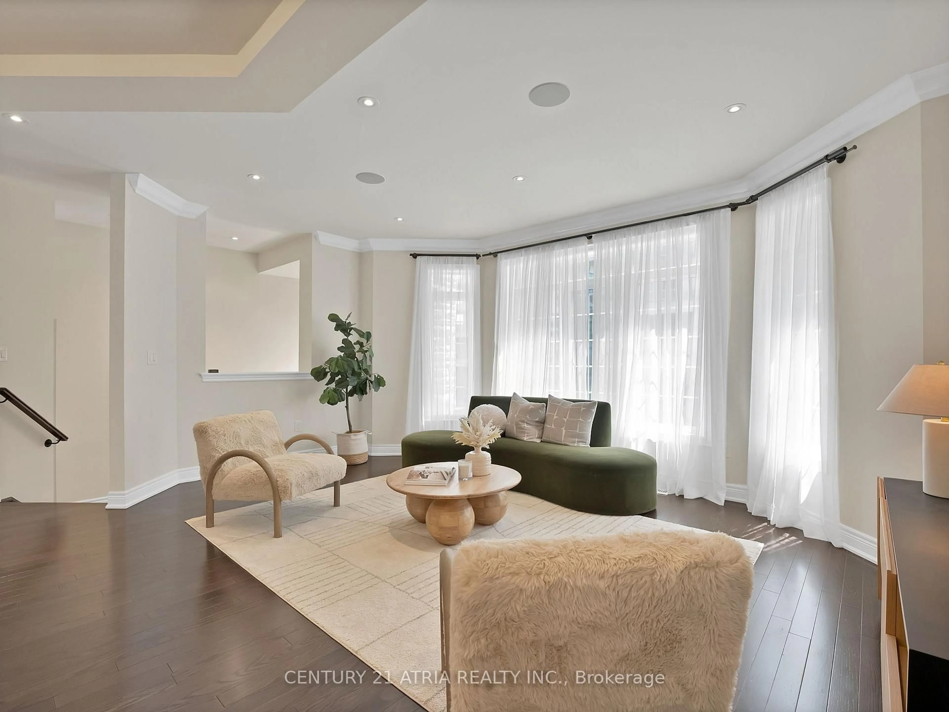 Living room with furniture, unknown for 33 Bloorview Pl, Toronto Ontario M2J 0B2