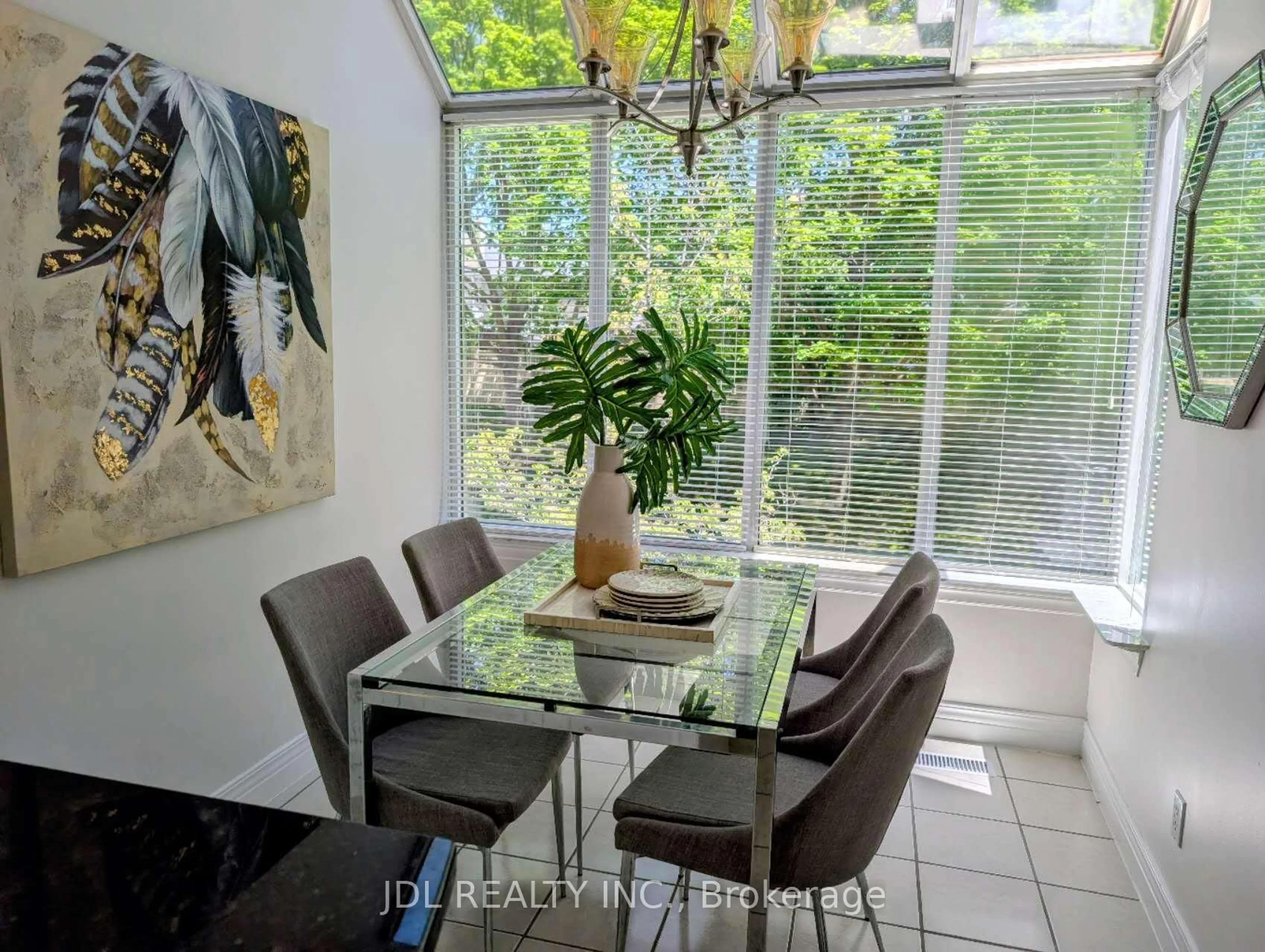 Dining room, ceramic/tile floor for 369 Kenneth Ave, Toronto Ontario M2N 4V9