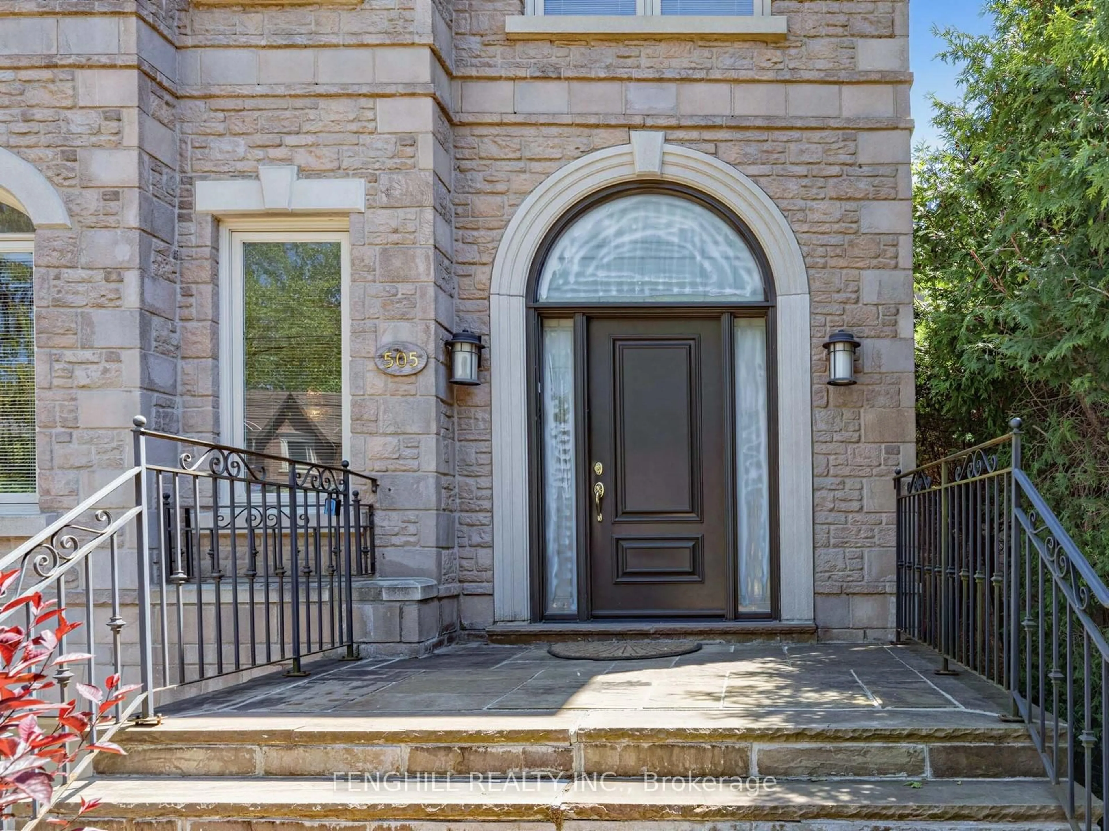 Indoor entryway for 505 Cranbrooke Ave, Toronto Ontario M5M 1N6