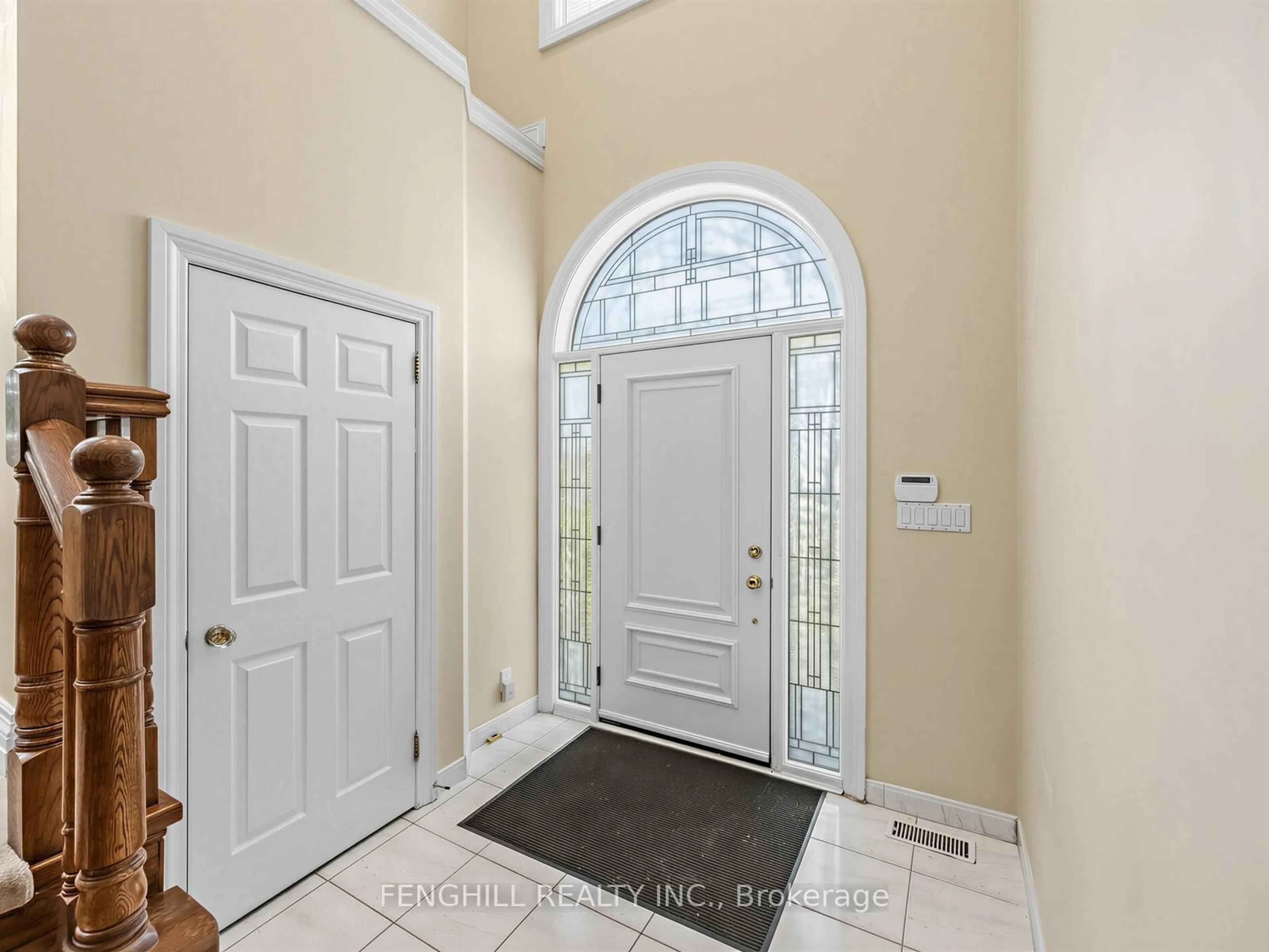 Indoor entryway for 505 Cranbrooke Ave, Toronto Ontario M5M 1N6