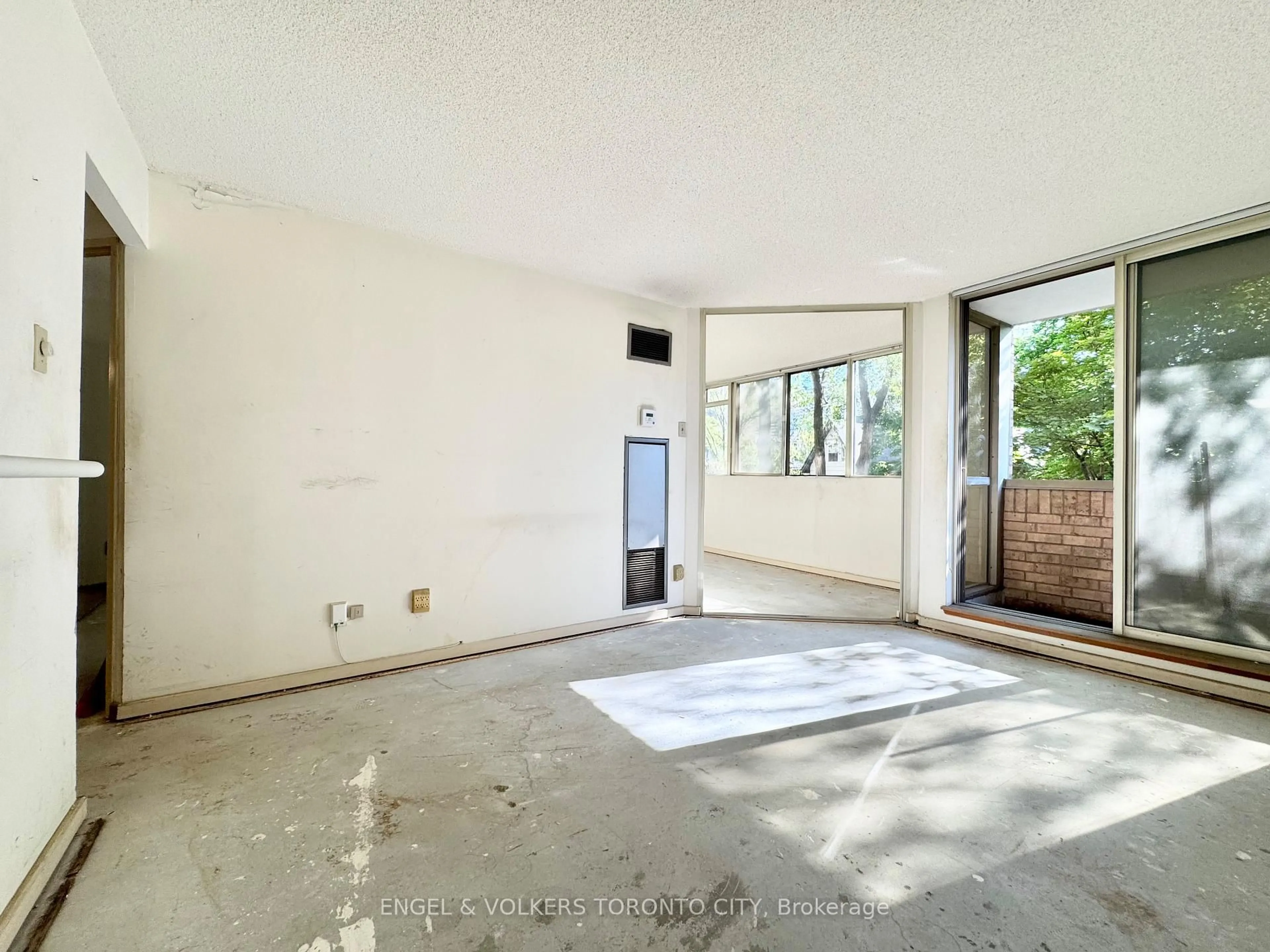 A pic of a room for 60 Homewood Ave #325, Toronto Ontario M4Y 2X4