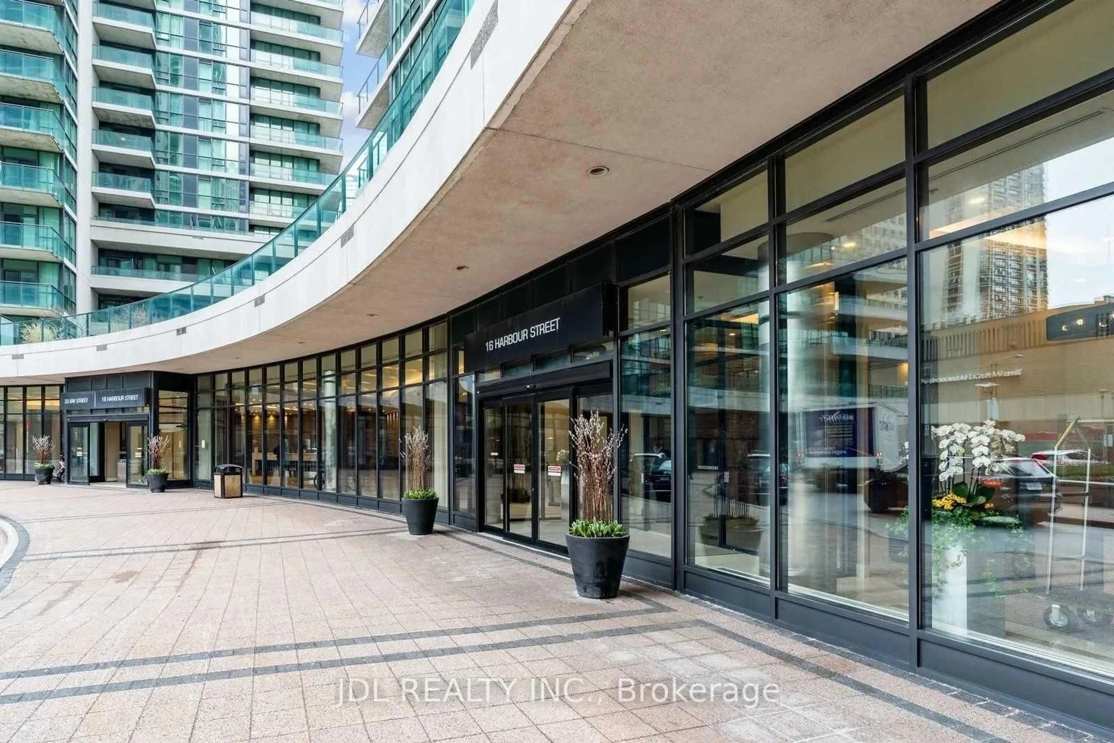 Indoor foyer for 16 Harbour St #4006, Toronto Ontario M5J 2Z7