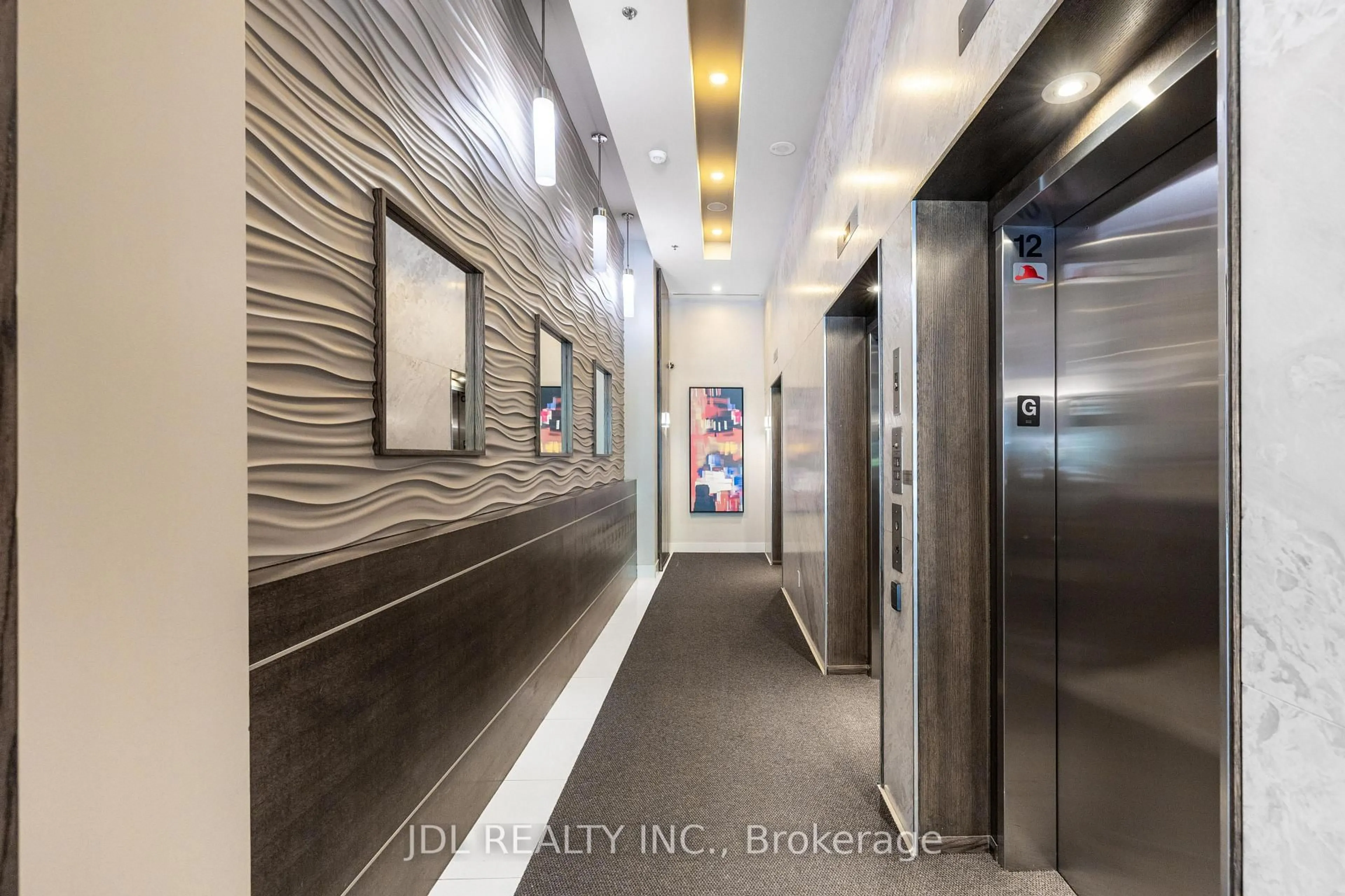Indoor foyer for 16 Harbour St #4006, Toronto Ontario M5J 2Z7