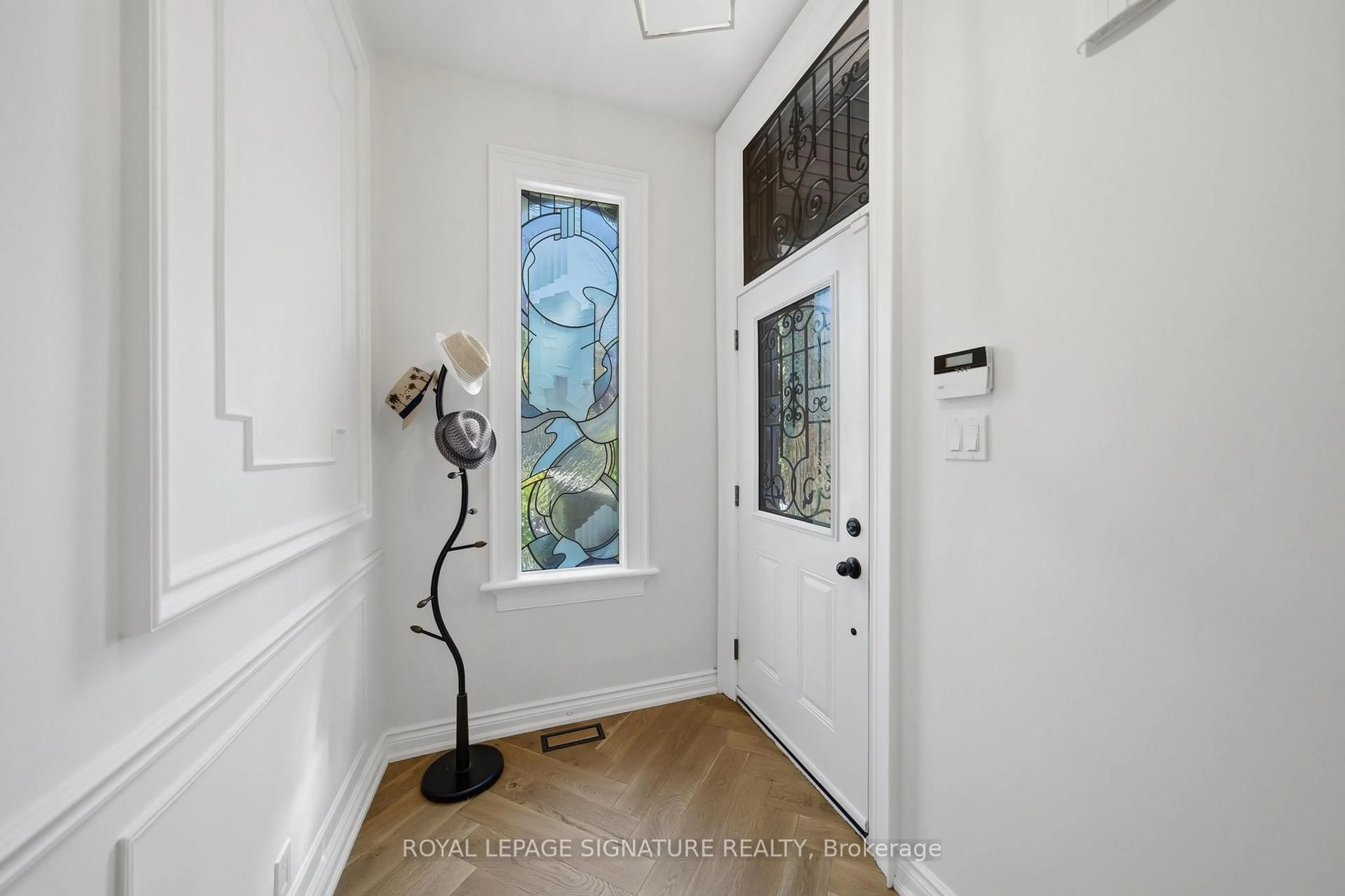Indoor entryway for 336 Ontario St, Toronto Ontario M5A 2V7