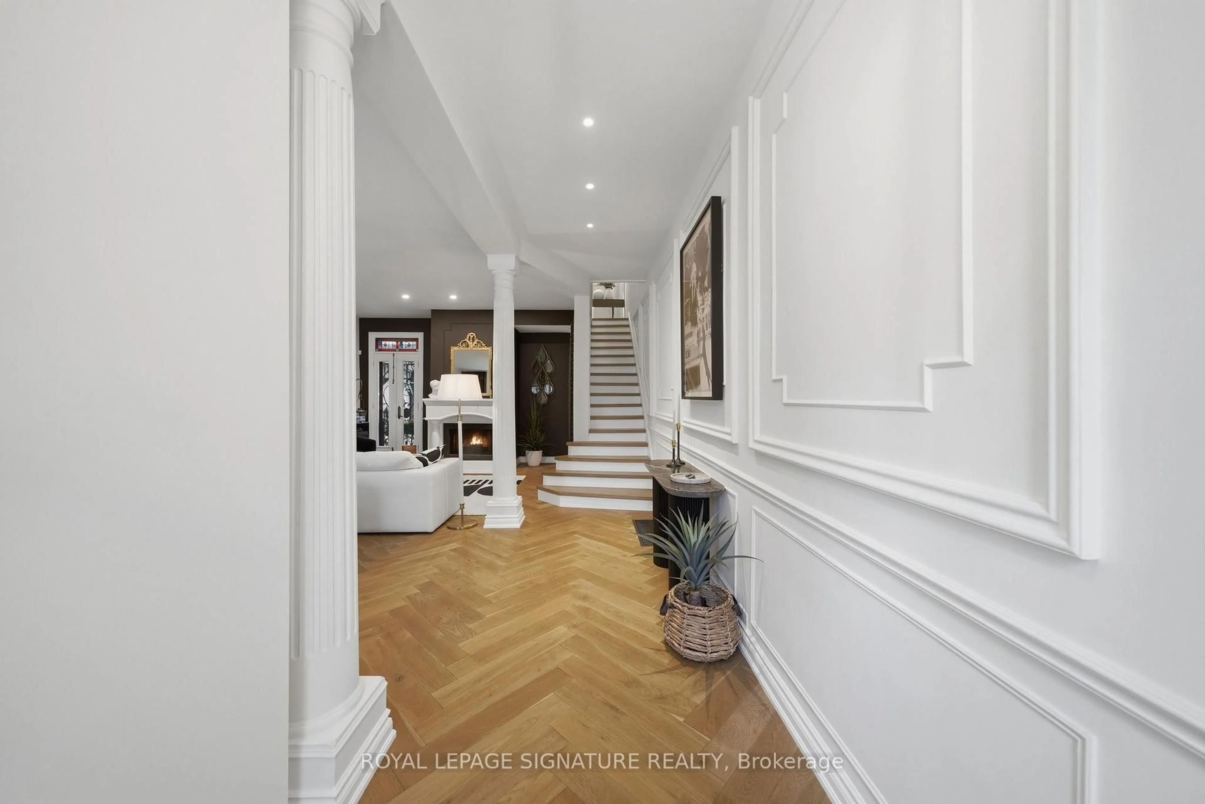 Indoor entryway for 336 Ontario St, Toronto Ontario M5A 2V7