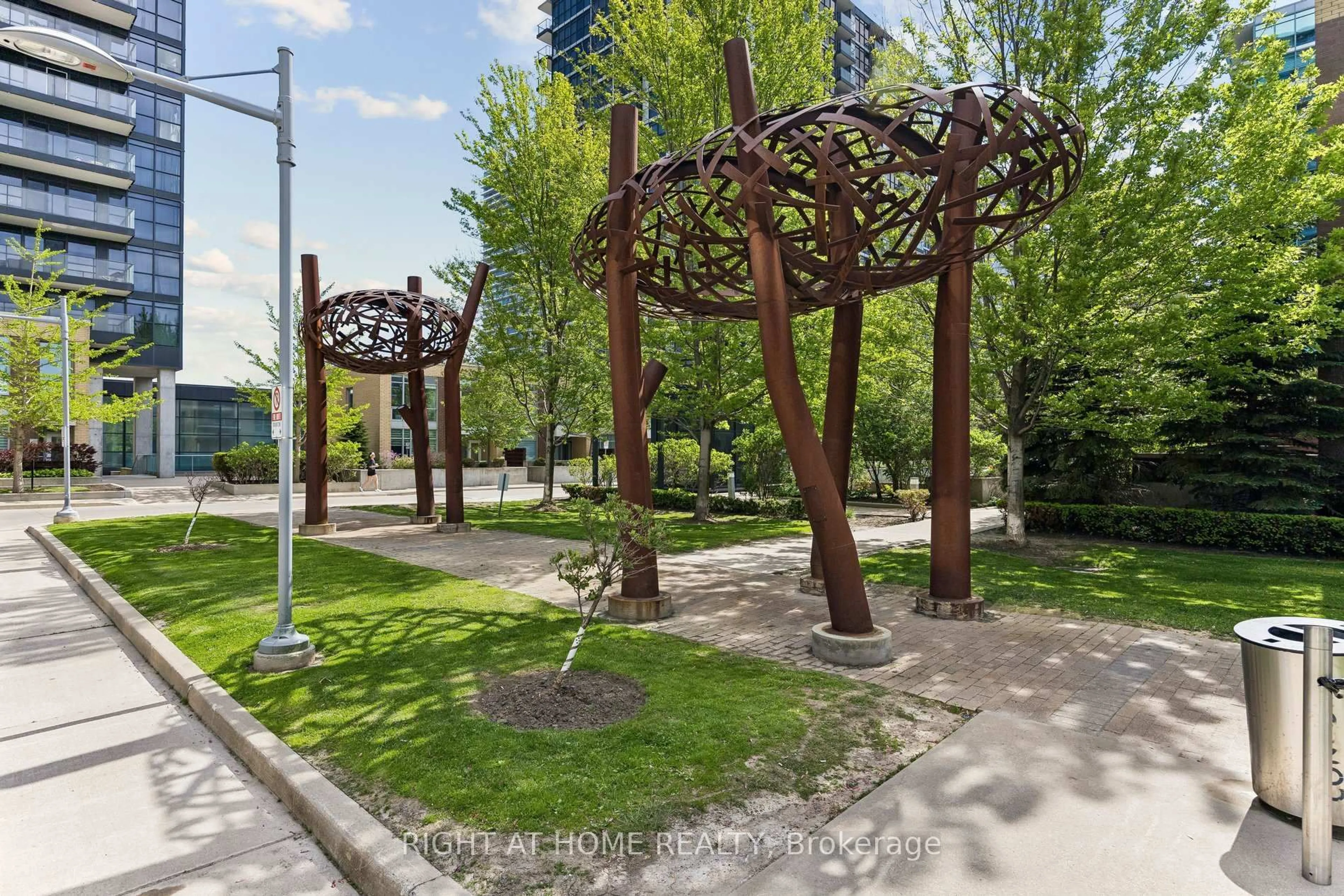 Patio, street for 29 Singer Crt #2306, Toronto Ontario M2K 0B3