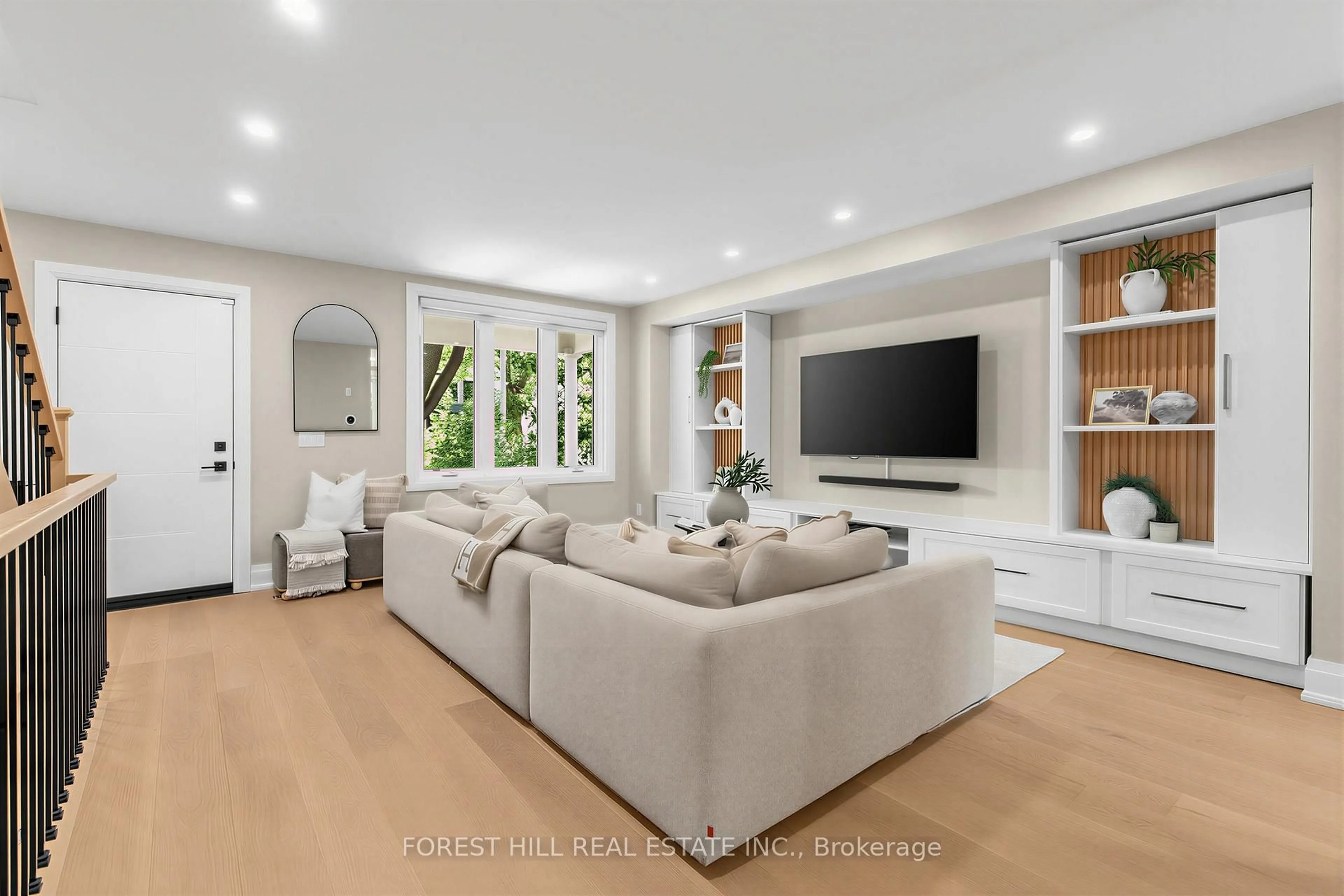 Living room with furniture, unknown for 35 Park Hill Rd, Toronto Ontario M6C 3M8