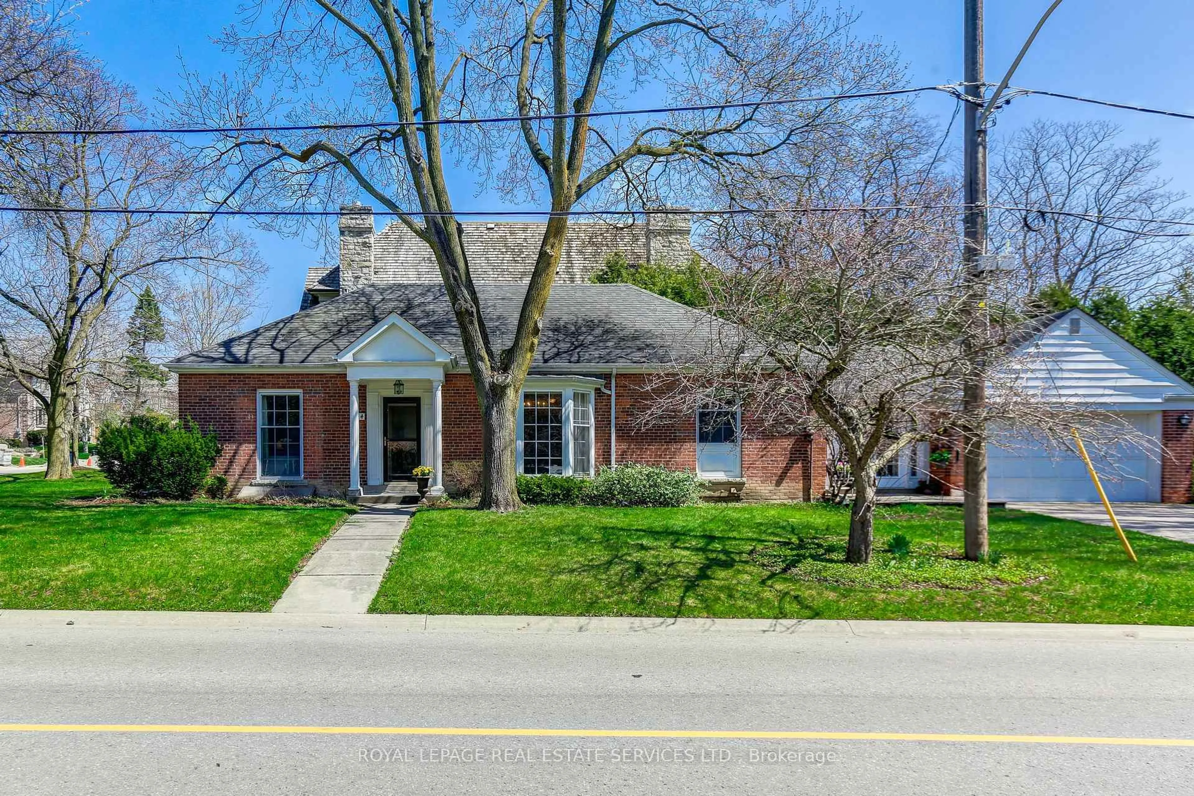 Home with brick exterior material, street for 44 Highland Cres, Toronto Ontario M2L 1G6