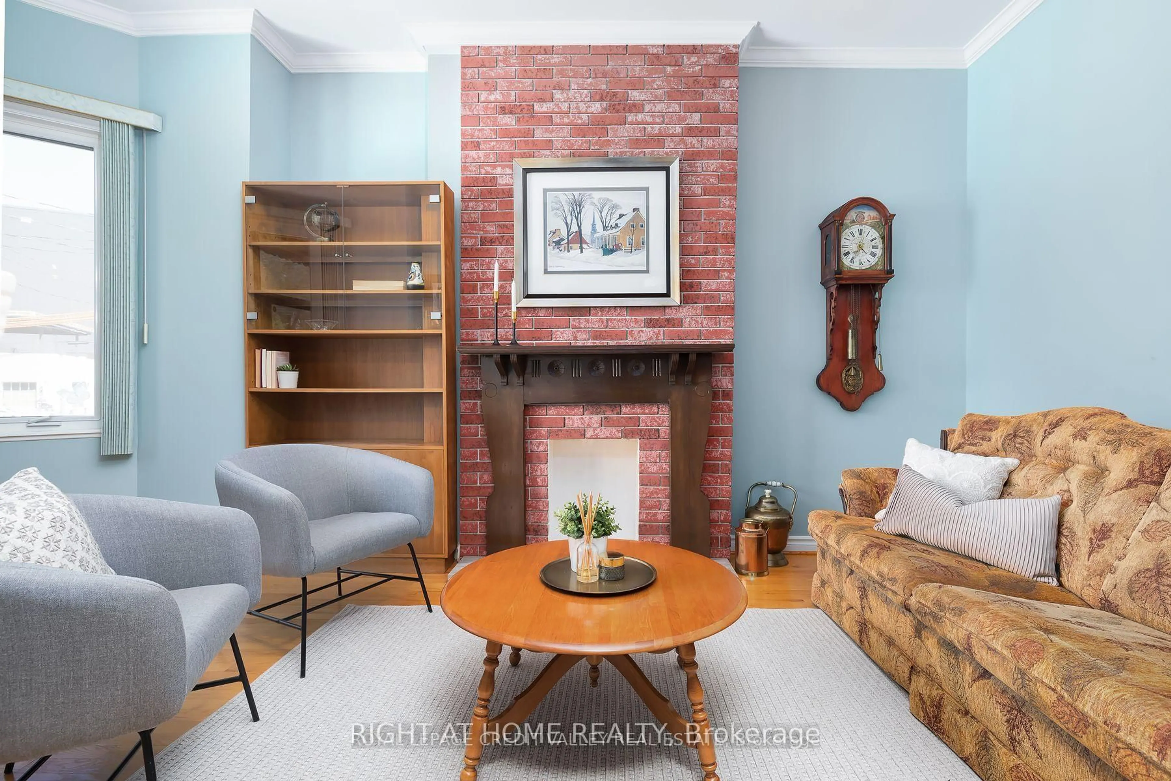 Living room with furniture, unknown for 119 Niagara St, Toronto Ontario M5V 1C6