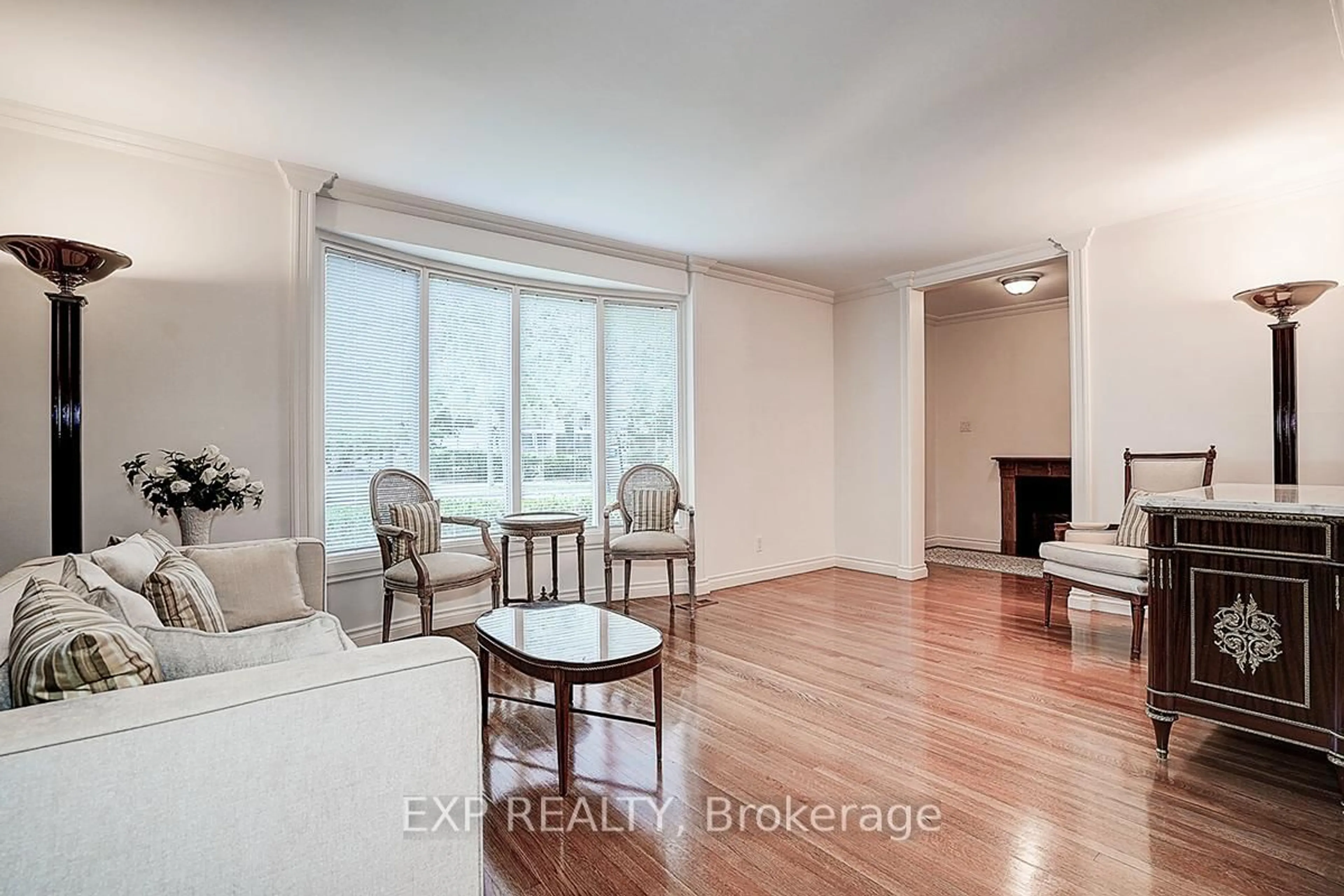 Living room with furniture, unknown for 62 Kempsell Cres, Toronto Ontario M2J 2Z7