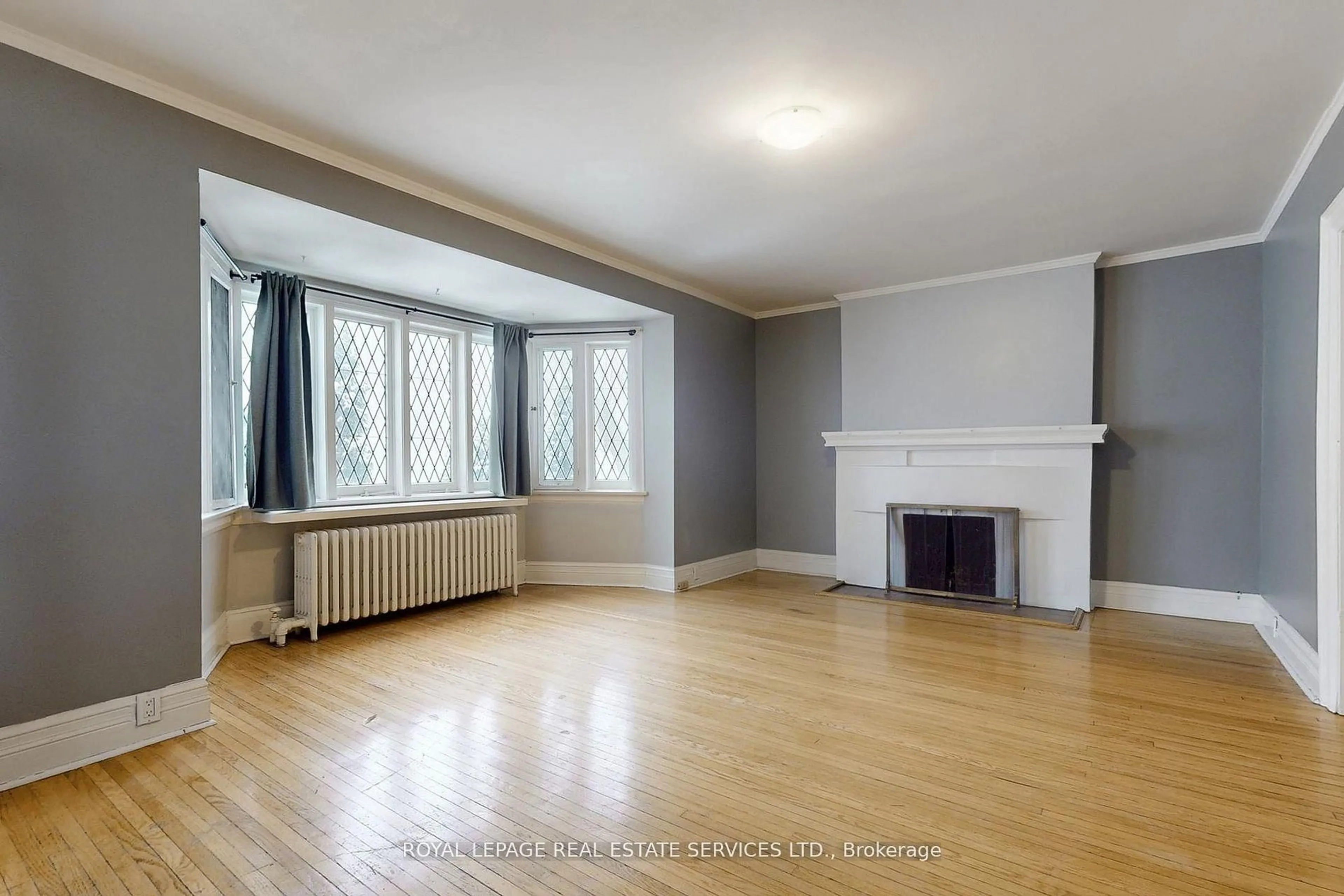 Living room with furniture, unknown for 89 Oriole Pkwy, Toronto Ontario M5P 2G7