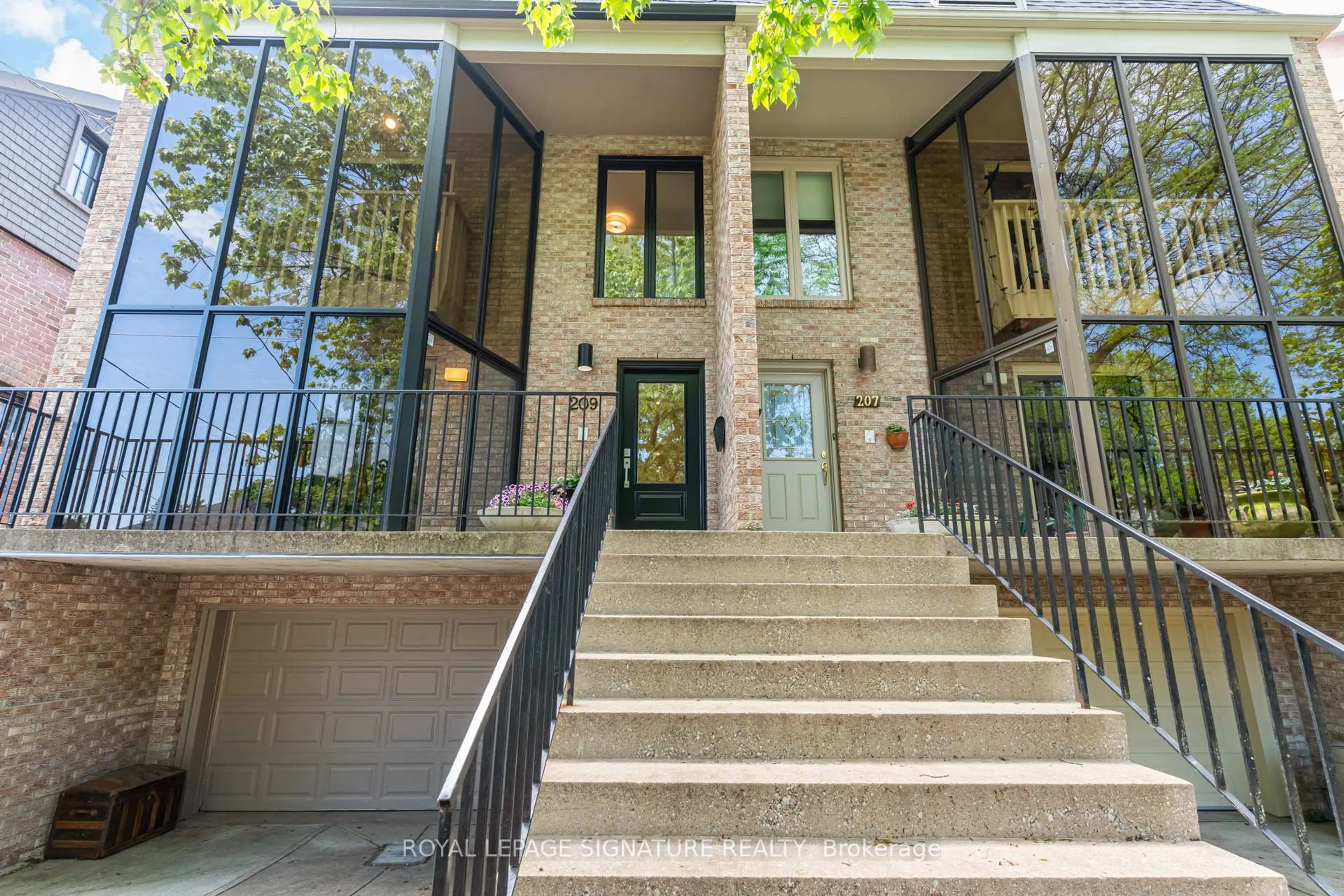 Home with brick exterior material, unknown for 209 Ranleigh Ave, Toronto Ontario M4N 1X3
