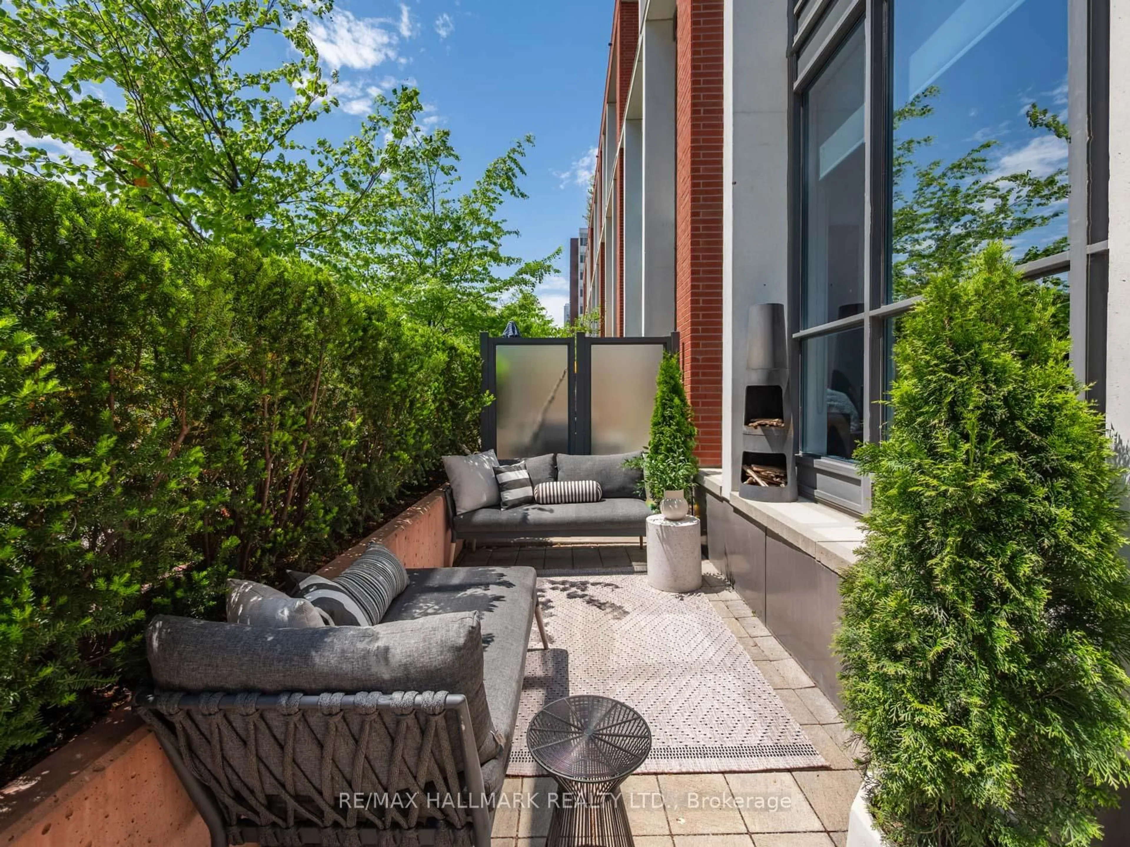 Patio, street for 130 St David St, Toronto Ontario M5A 0C2