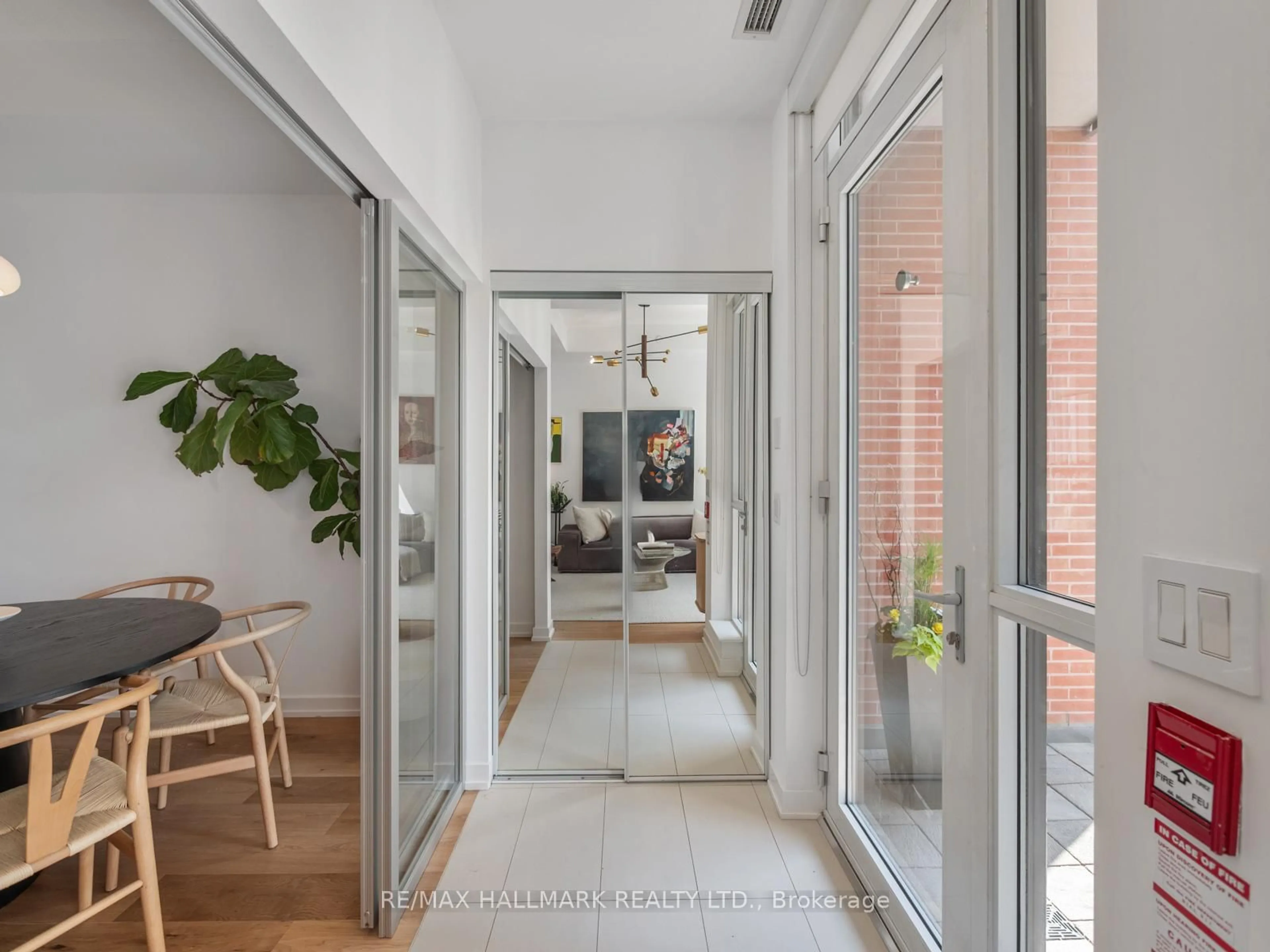 Indoor entryway for 130 St David St, Toronto Ontario M5A 0C2