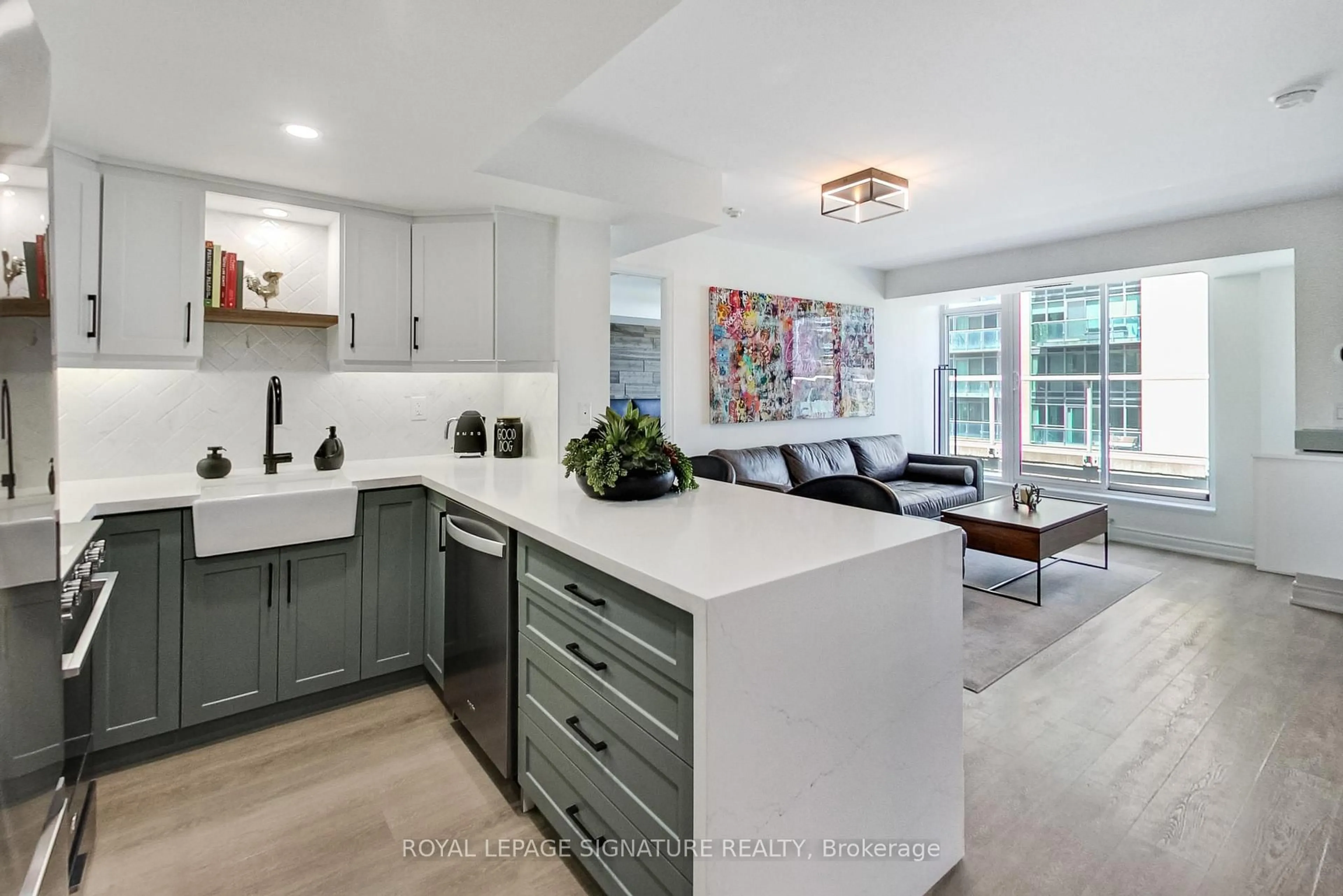 Open concept kitchen, ceramic/tile floor for 85 East Liberty St #727, Toronto Ontario M6K 3R4