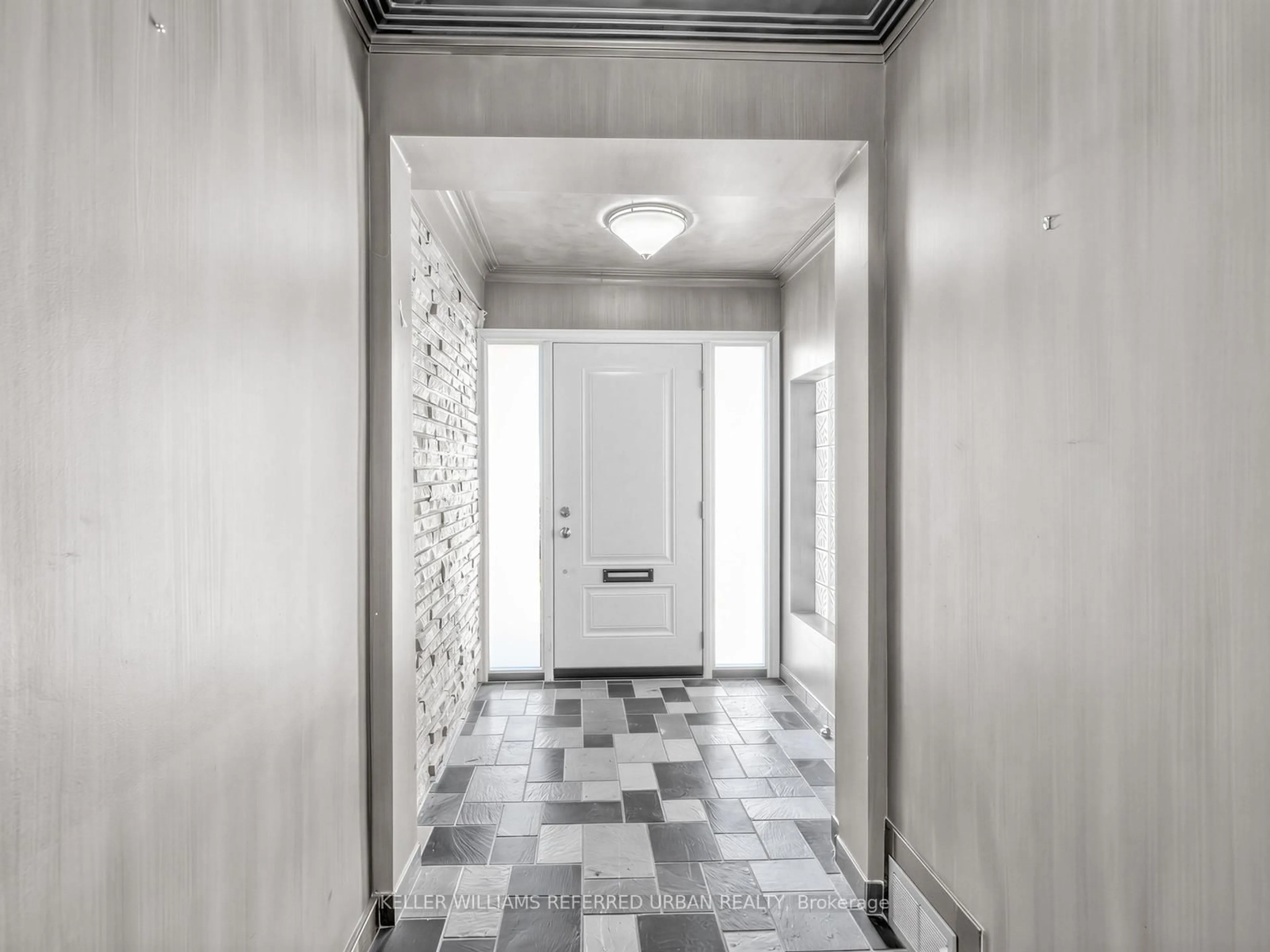 Indoor foyer for 7 Harlock Blvd, Toronto Ontario M3H 3L5