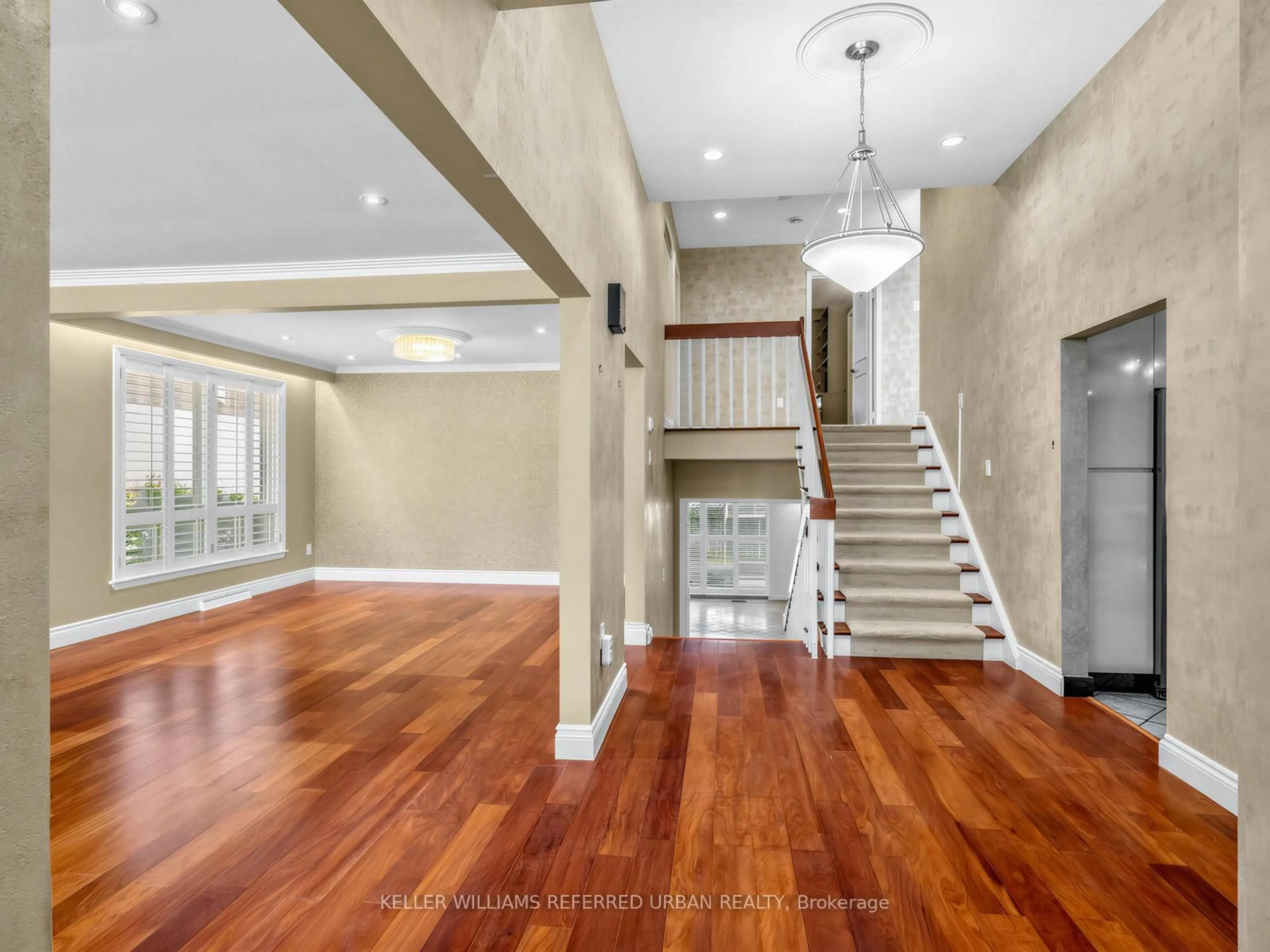 Indoor foyer for 7 Harlock Blvd, Toronto Ontario M3H 3L5