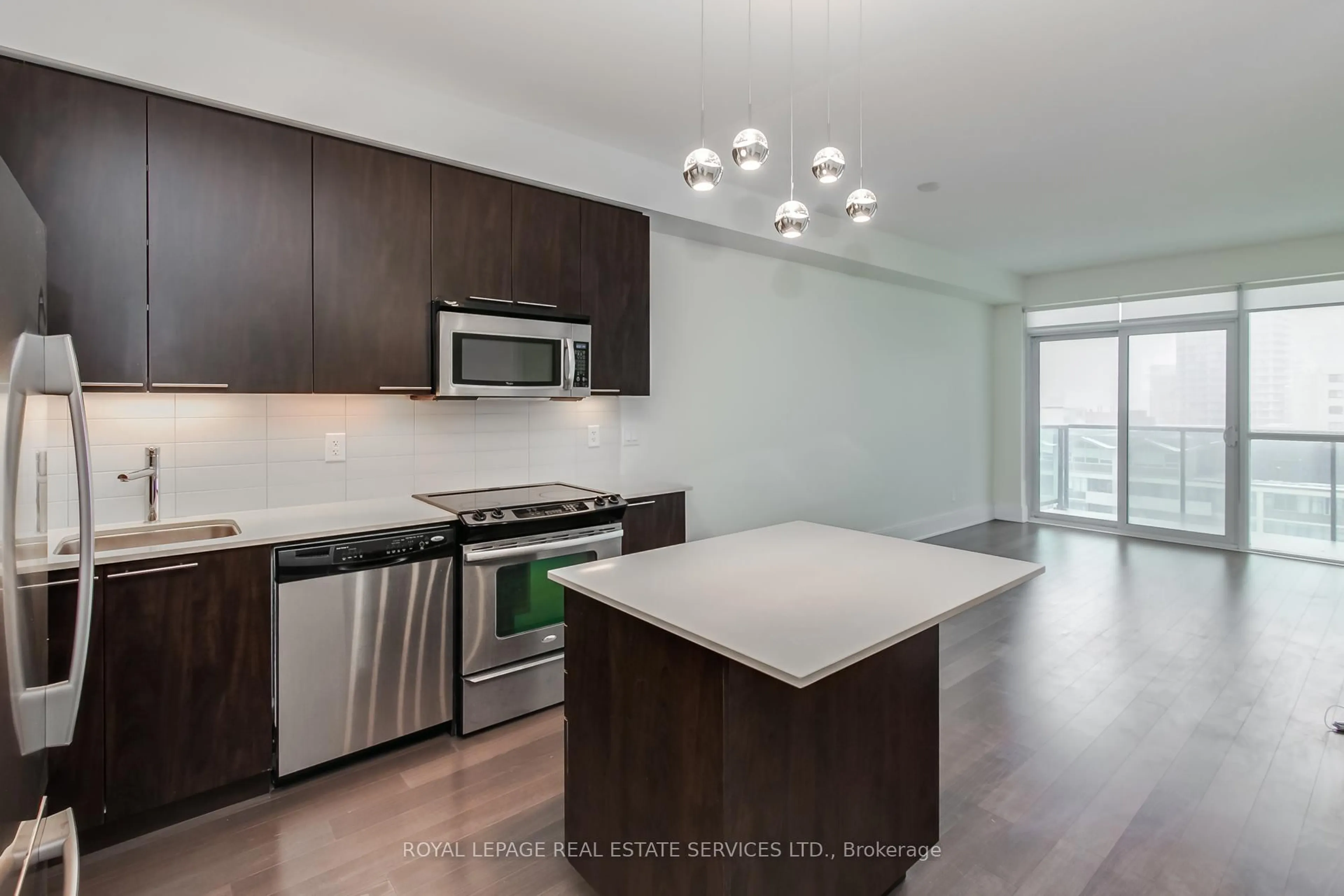 Open concept kitchen, unknown for 25 Broadway Ave #1408, Toronto Ontario M4P 1T7