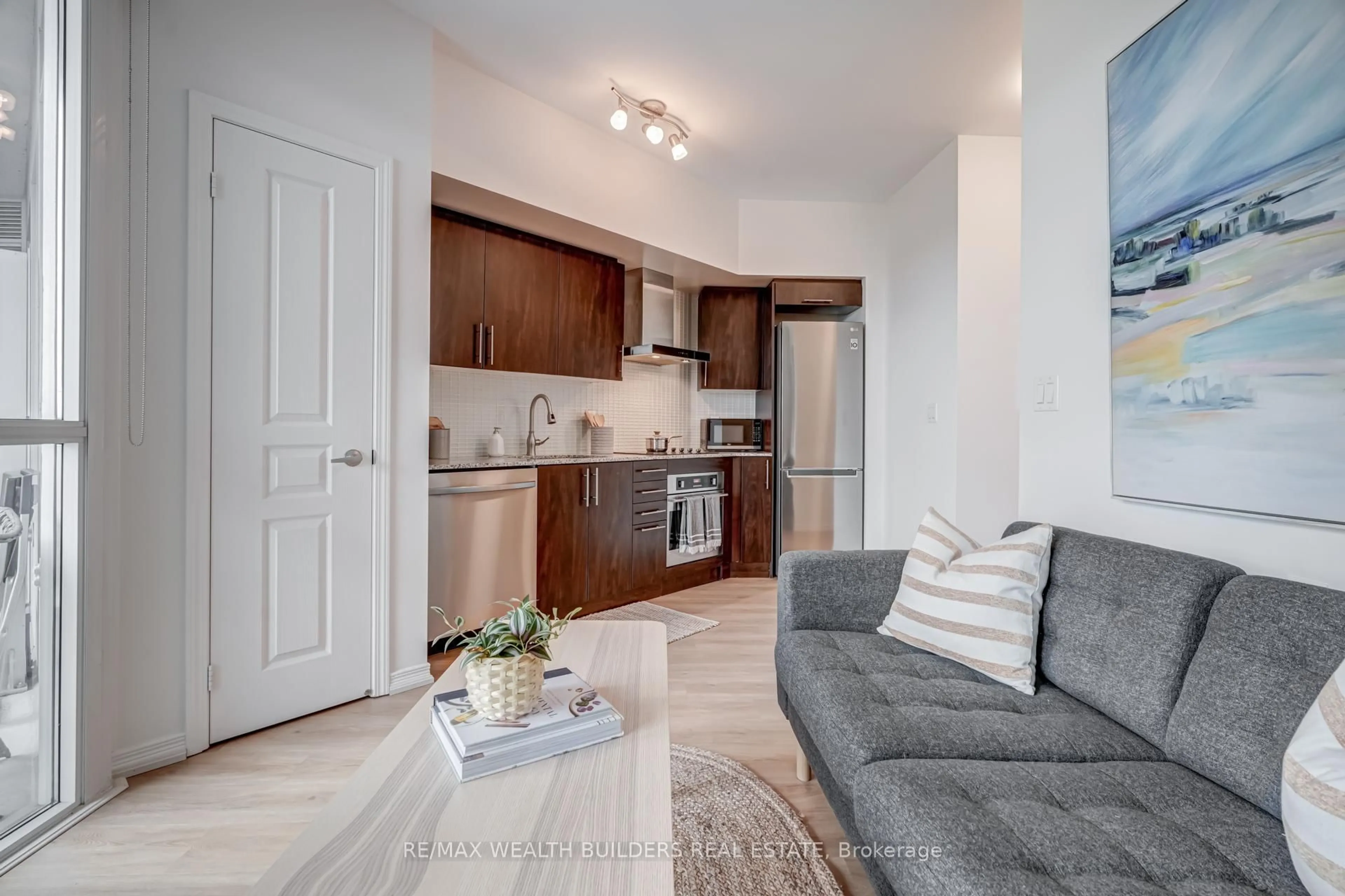 Unknown for 352 Front St #1510, Toronto Ontario M5V 0K3