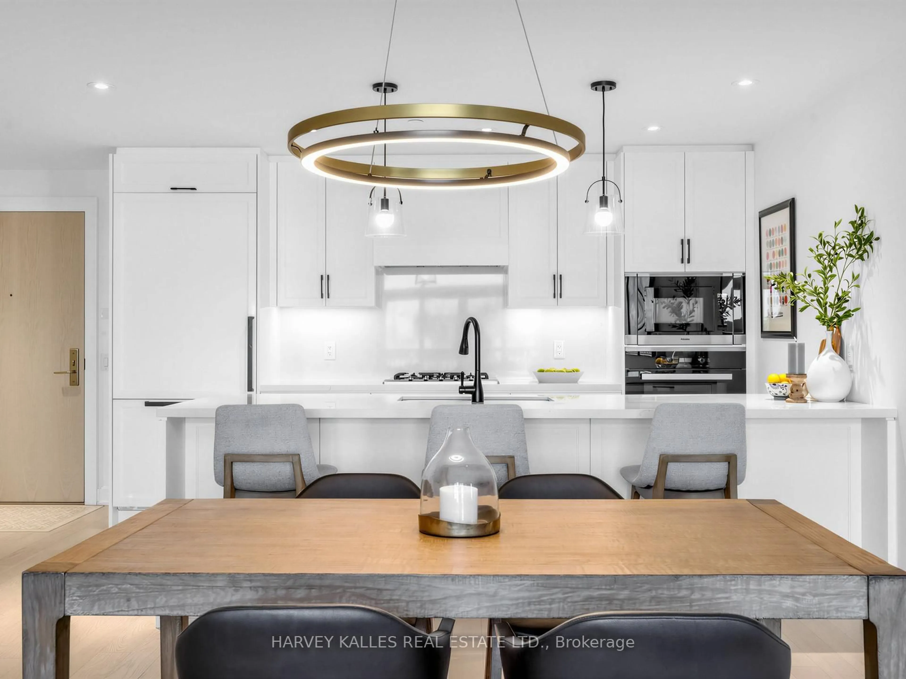 Open concept kitchen, unknown for 1 Strathgowan Ave #605, Toronto Ontario M4N 0B3