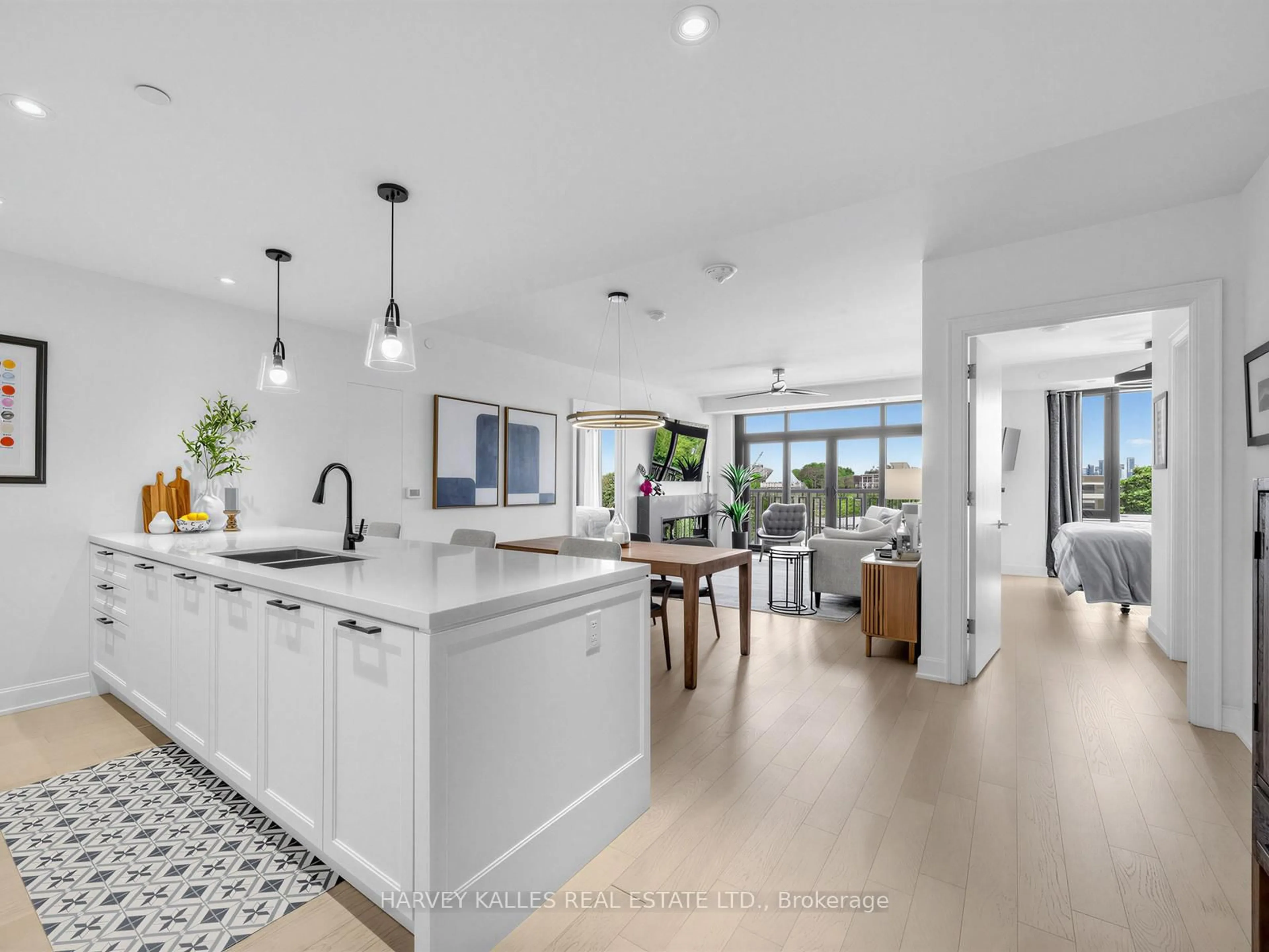 Open concept kitchen, ceramic/tile floor for 1 Strathgowan Ave #605, Toronto Ontario M4N 0B3