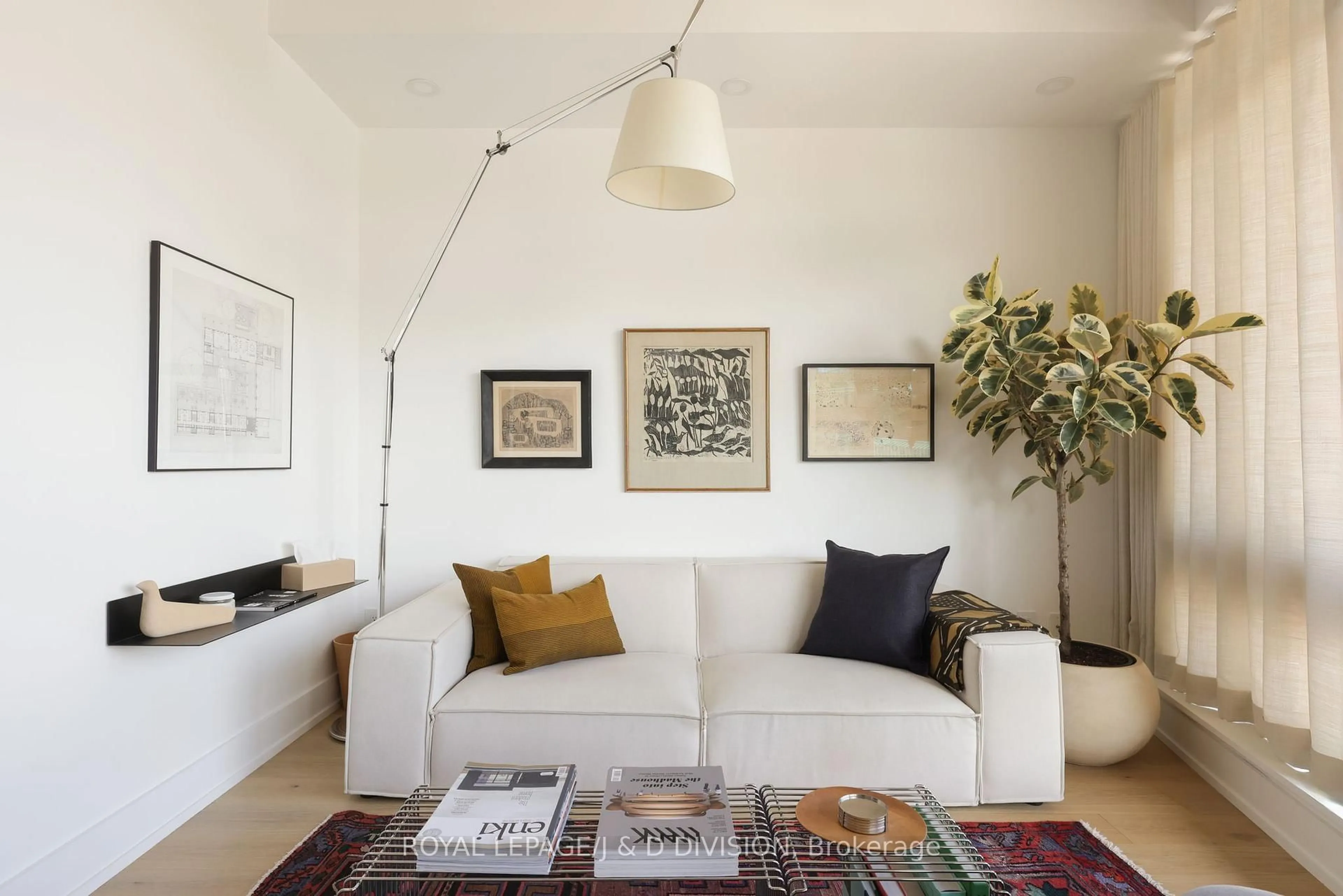 Living room with furniture, unknown for 1239 Dundas St #405, Toronto Ontario M6J 1X6