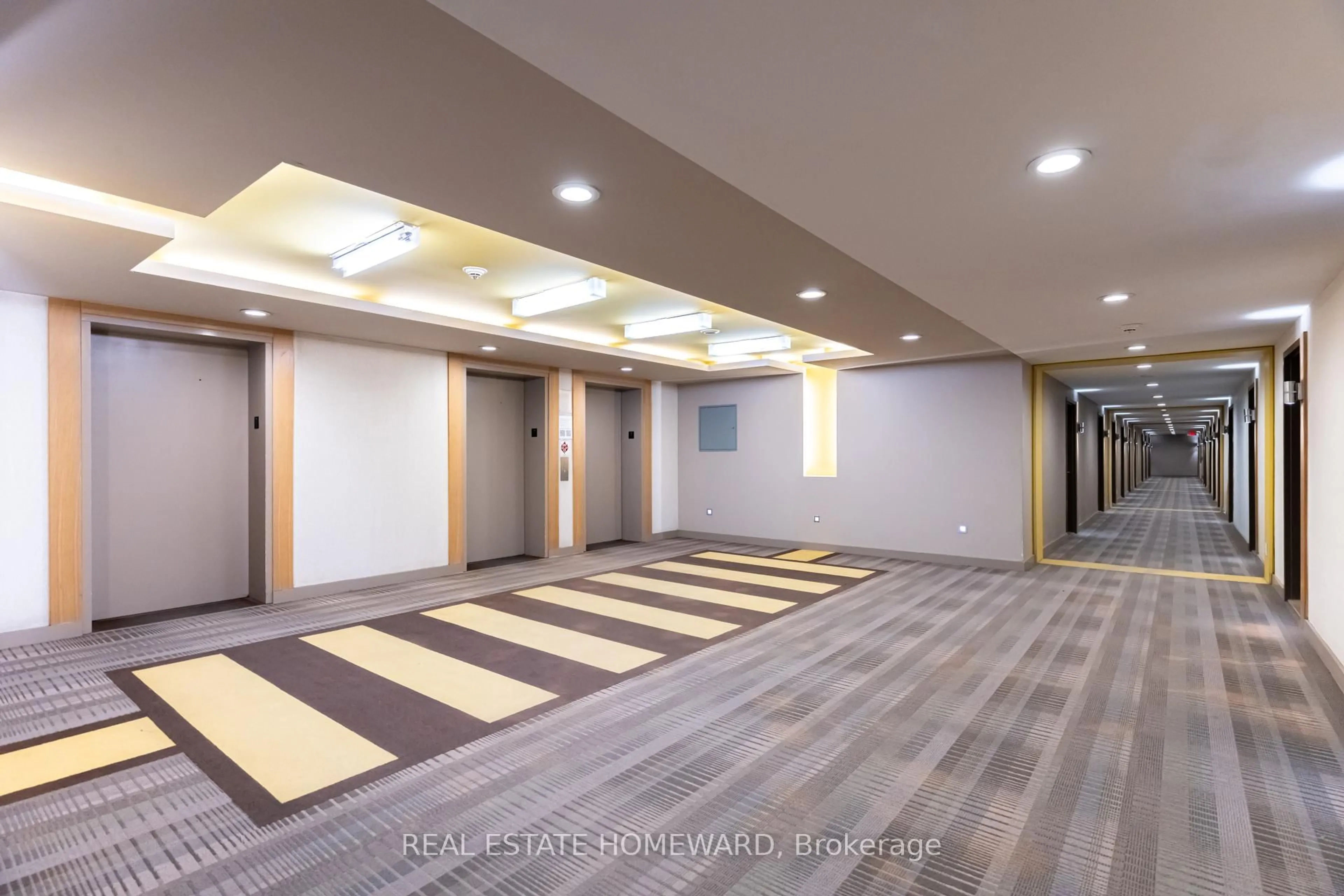 Indoor foyer for 5 Hanna Ave #732, Toronto Ontario M6K 0B3