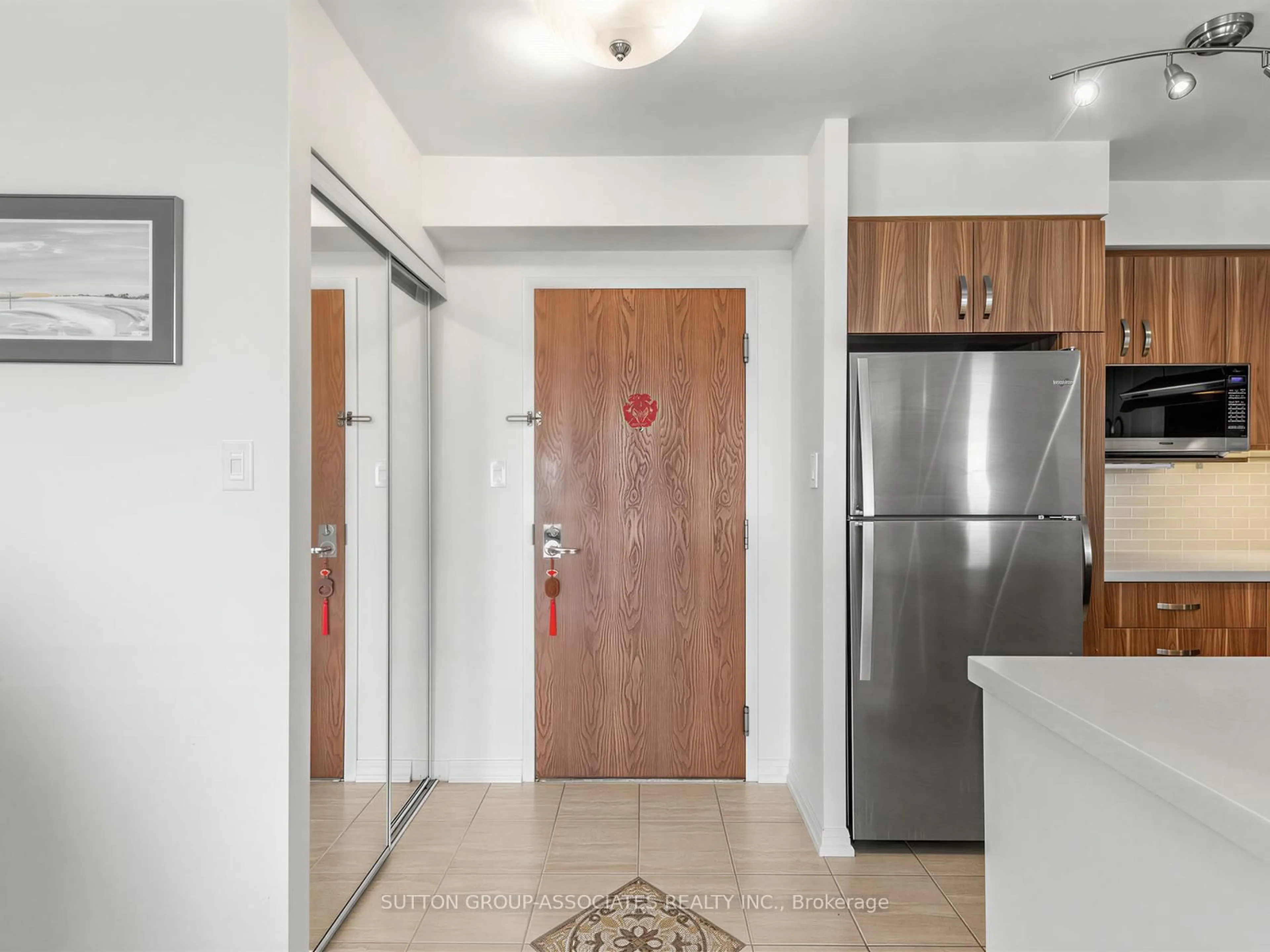 Indoor entryway for 23 Lorraine Dr #1706, Toronto Ontario M2N 6Z6