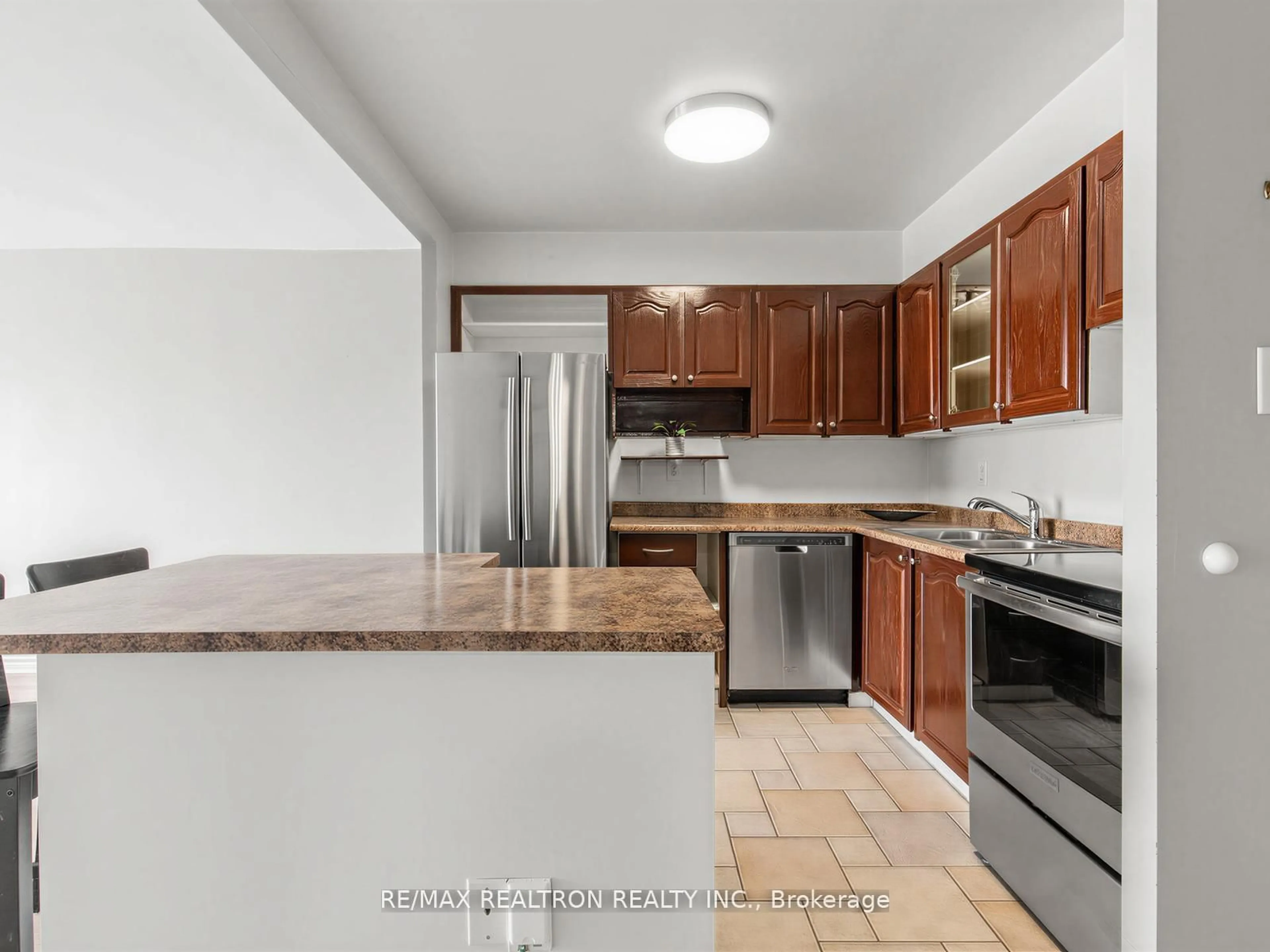 Standard kitchen, unknown for 20 Fashion Roseway #505, Toronto Ontario M2N 6B5
