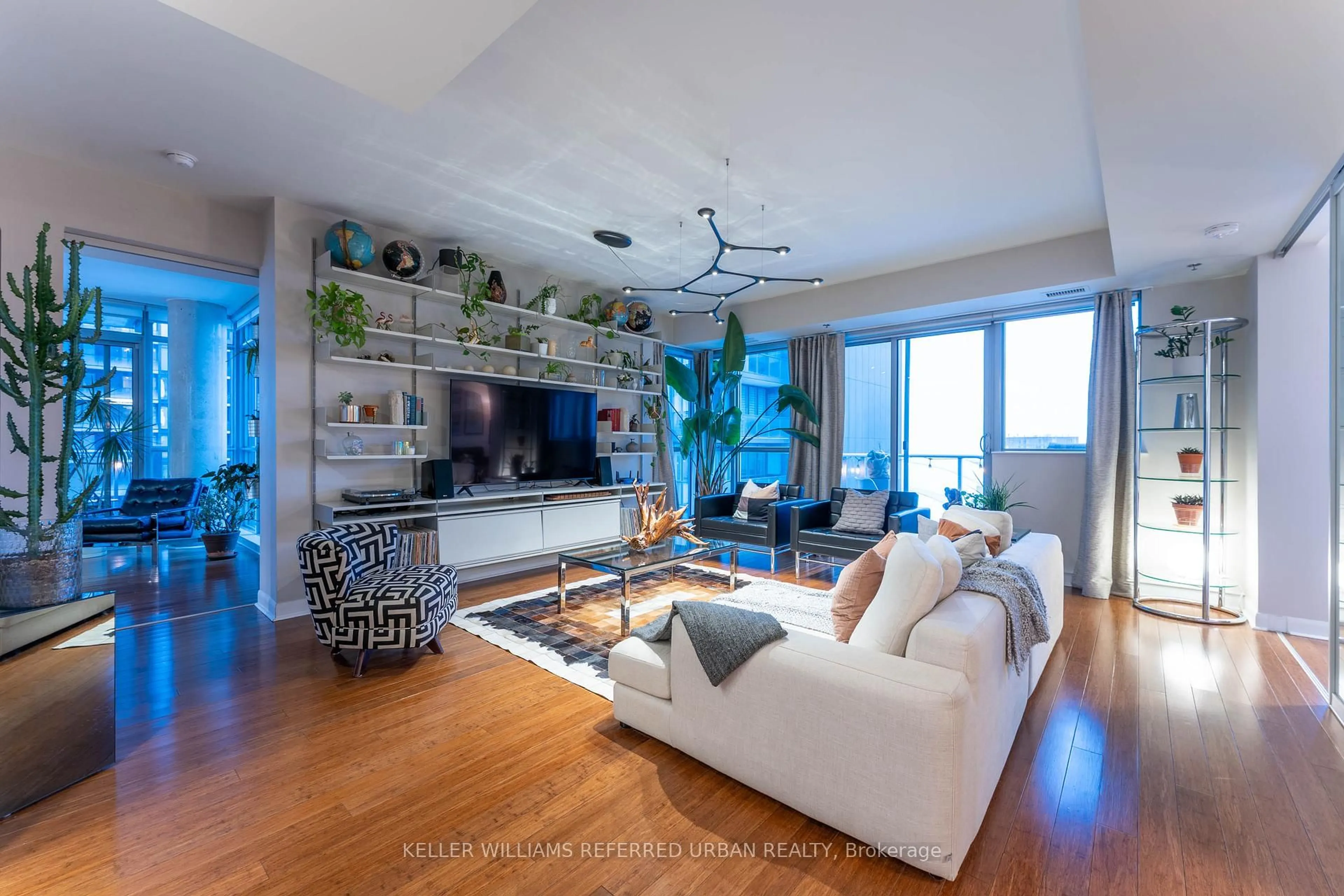 Living room with furniture, unknown for 375 King St #2903, Toronto Ontario M5V 1K5