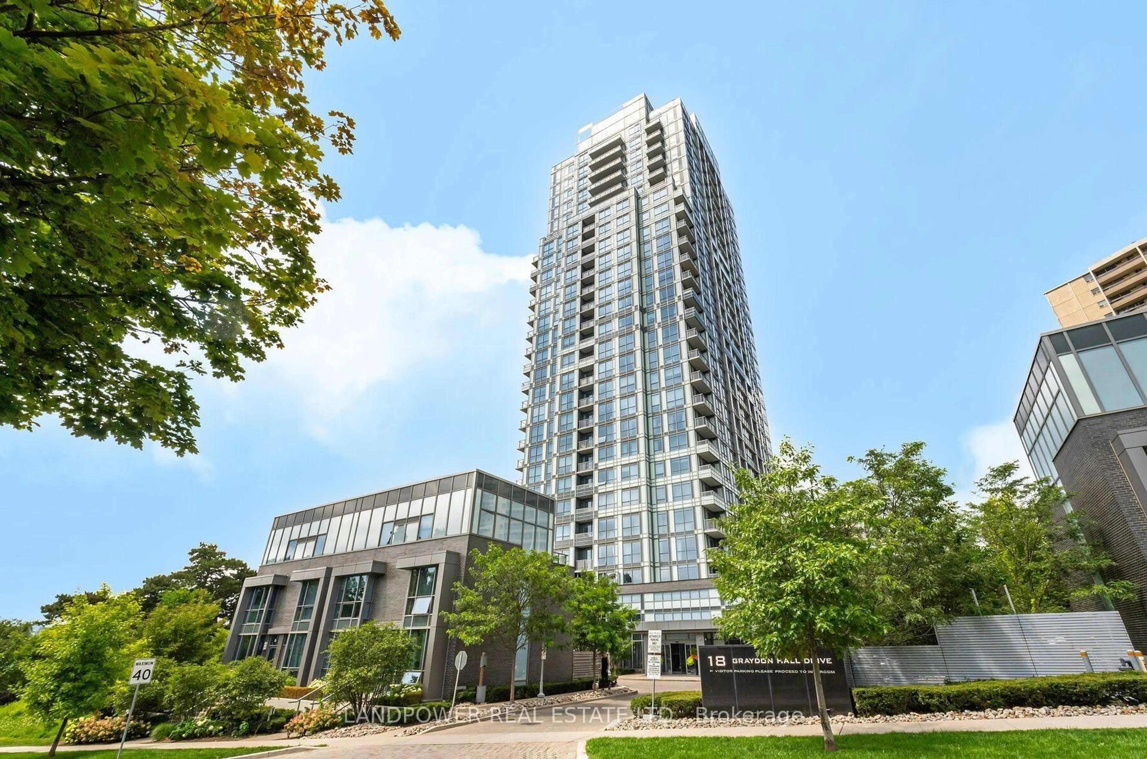 Indoor foyer for 18 Graydon Hall Dr #1301, Toronto Ontario M3A 0A4
