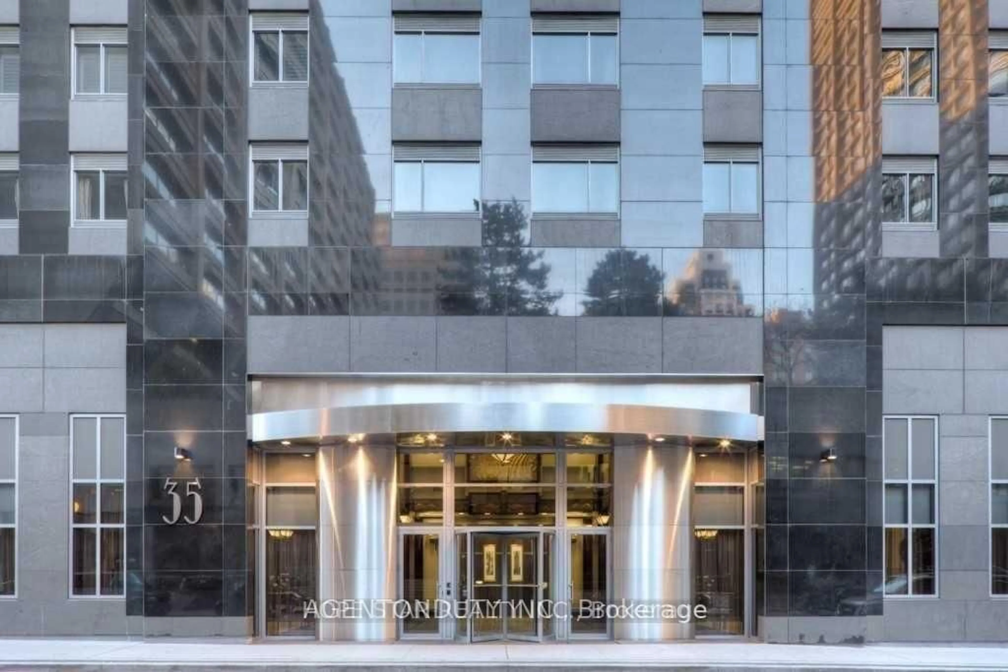 Lobby for 35 Balmuto St #1009, Toronto Ontario M4Y 0A3