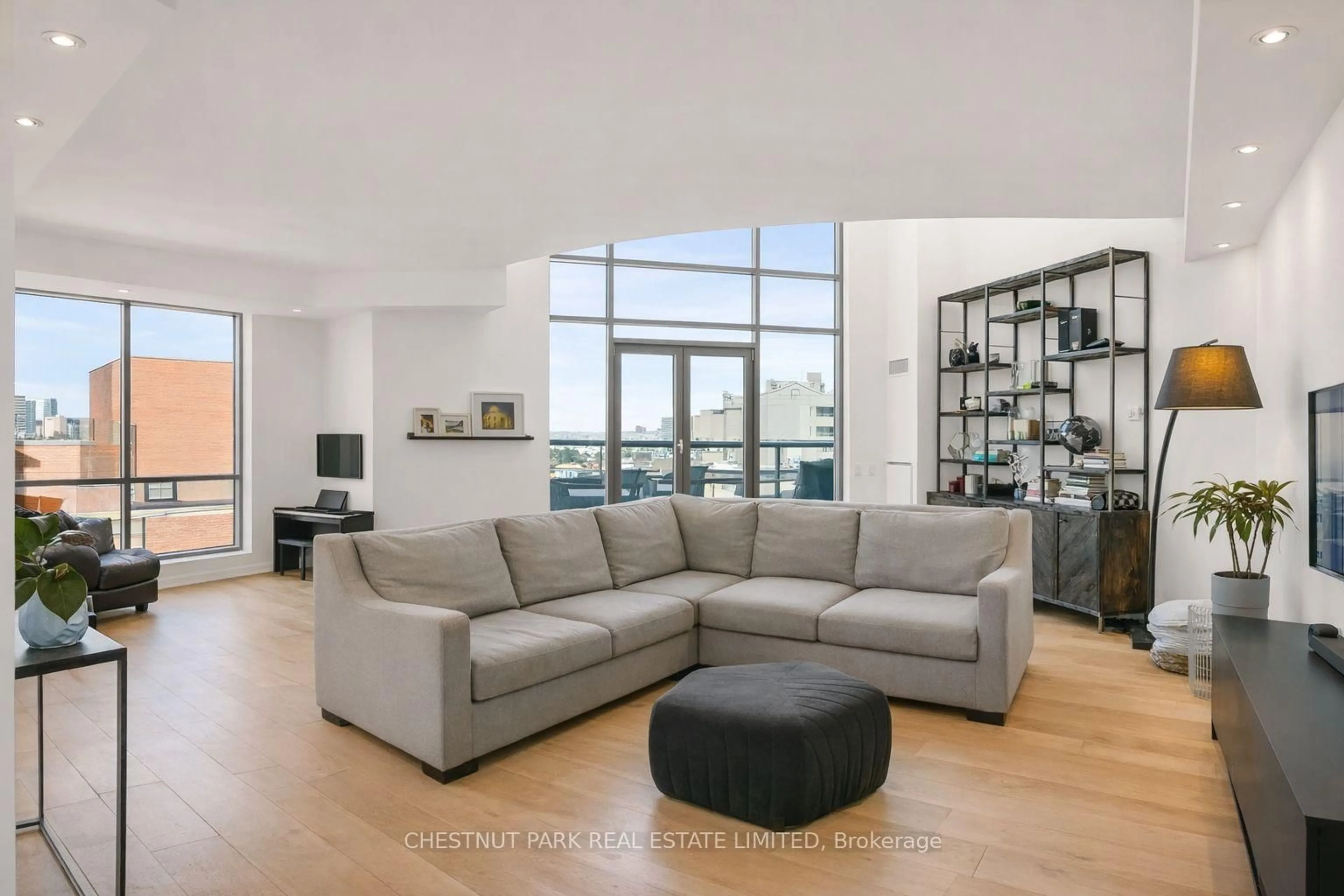 Living room with furniture, unknown for 3 Mcalpine St #PH 903, Toronto Ontario M5R 3T5