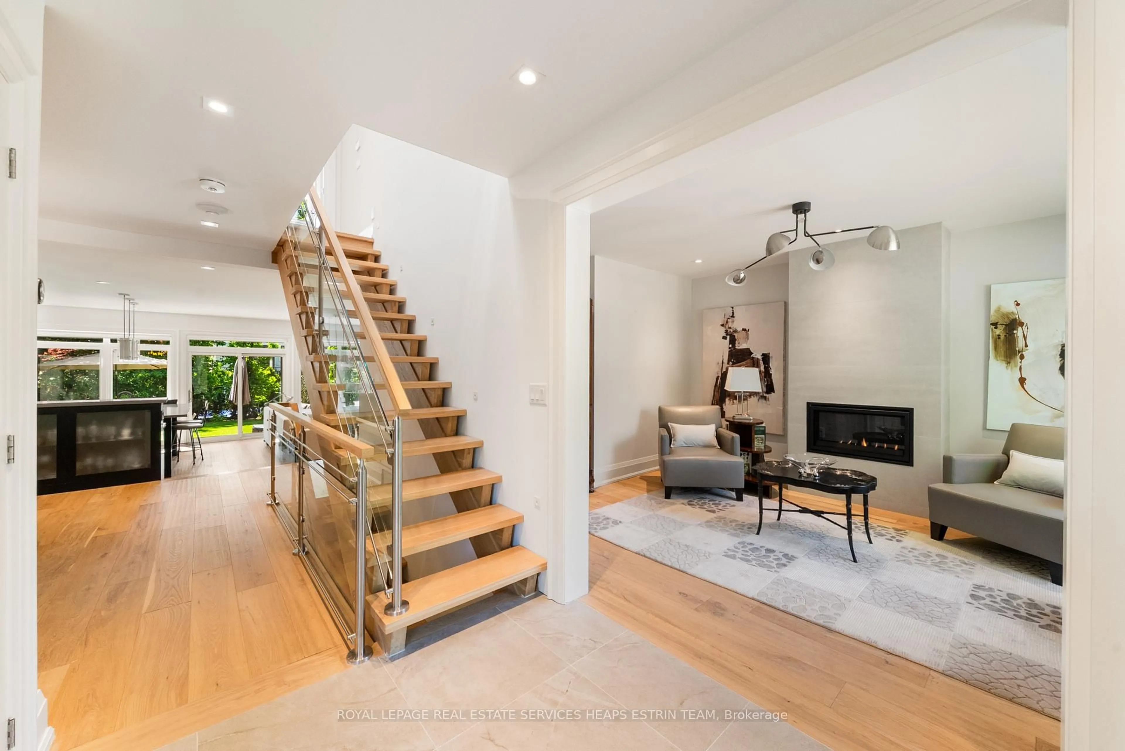 Unknown for 565 Deloraine Ave, Toronto Ontario M5M 2C5