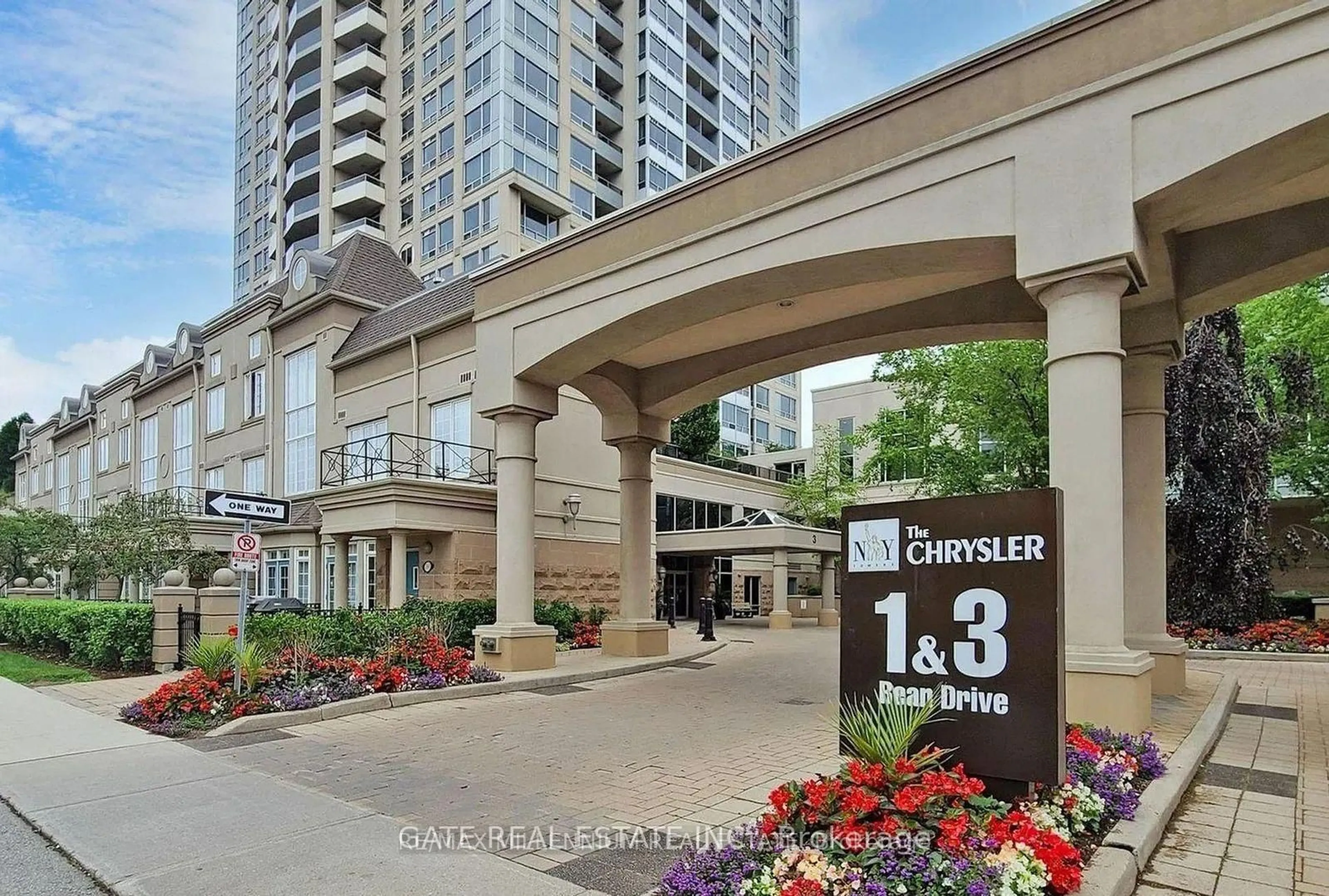 Indoor foyer for 1 Rean Dr #1905, Toronto Ontario M2K 3C1