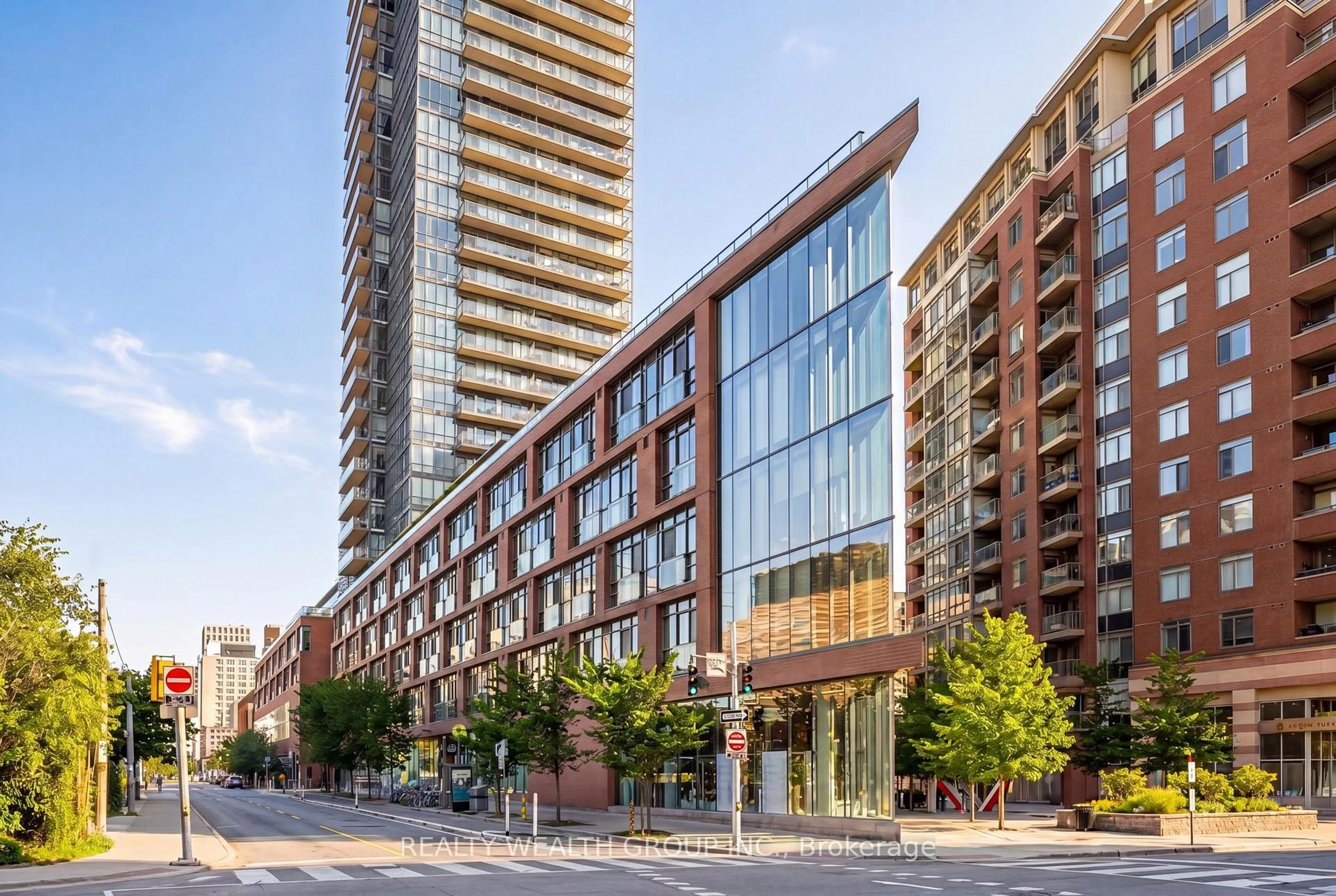 Patio, unknown for 33 Mill St #706, Toronto Ontario M5A 3R3
