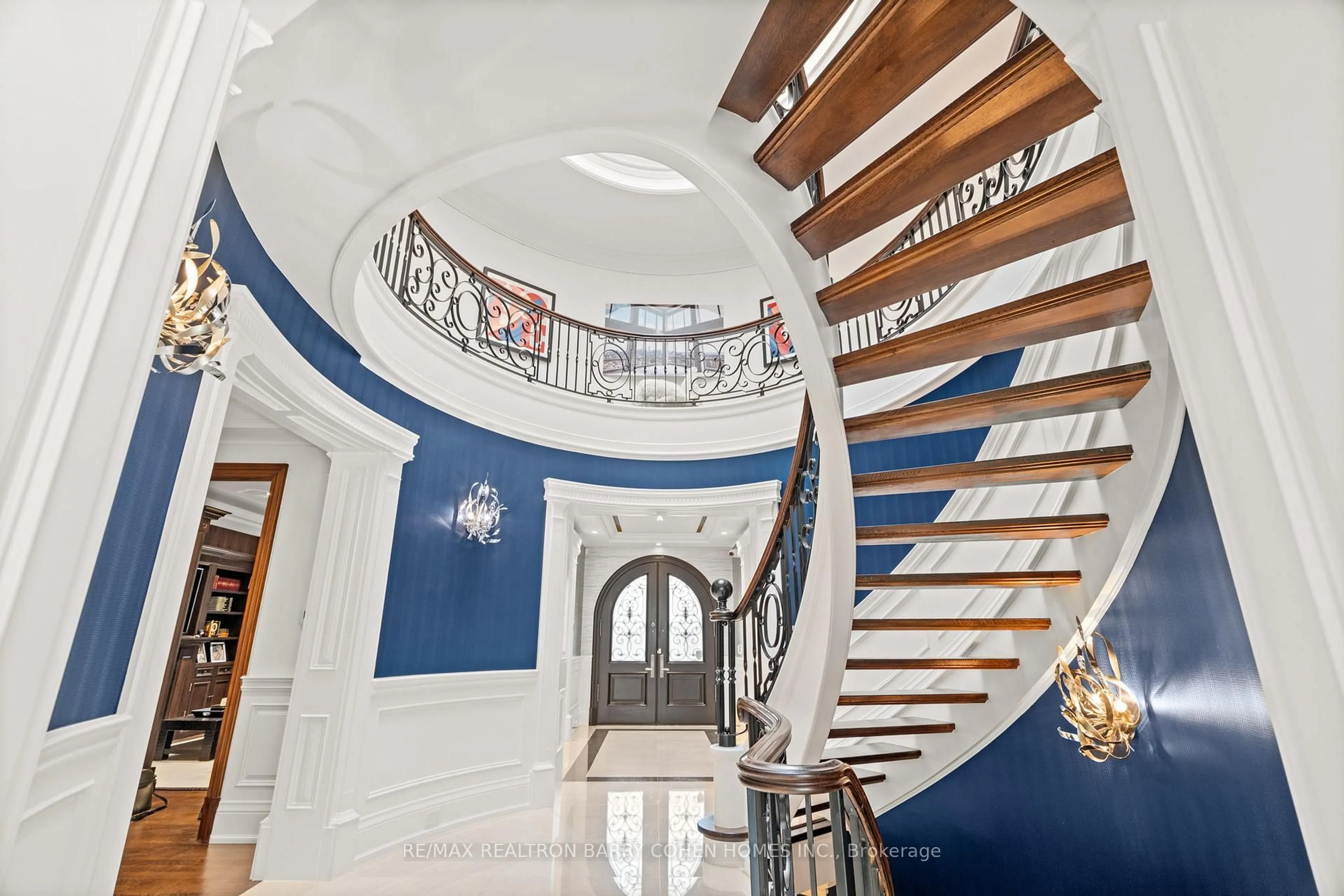 Stairs for 143 Highland Cres, Toronto Ontario M2L 1H2