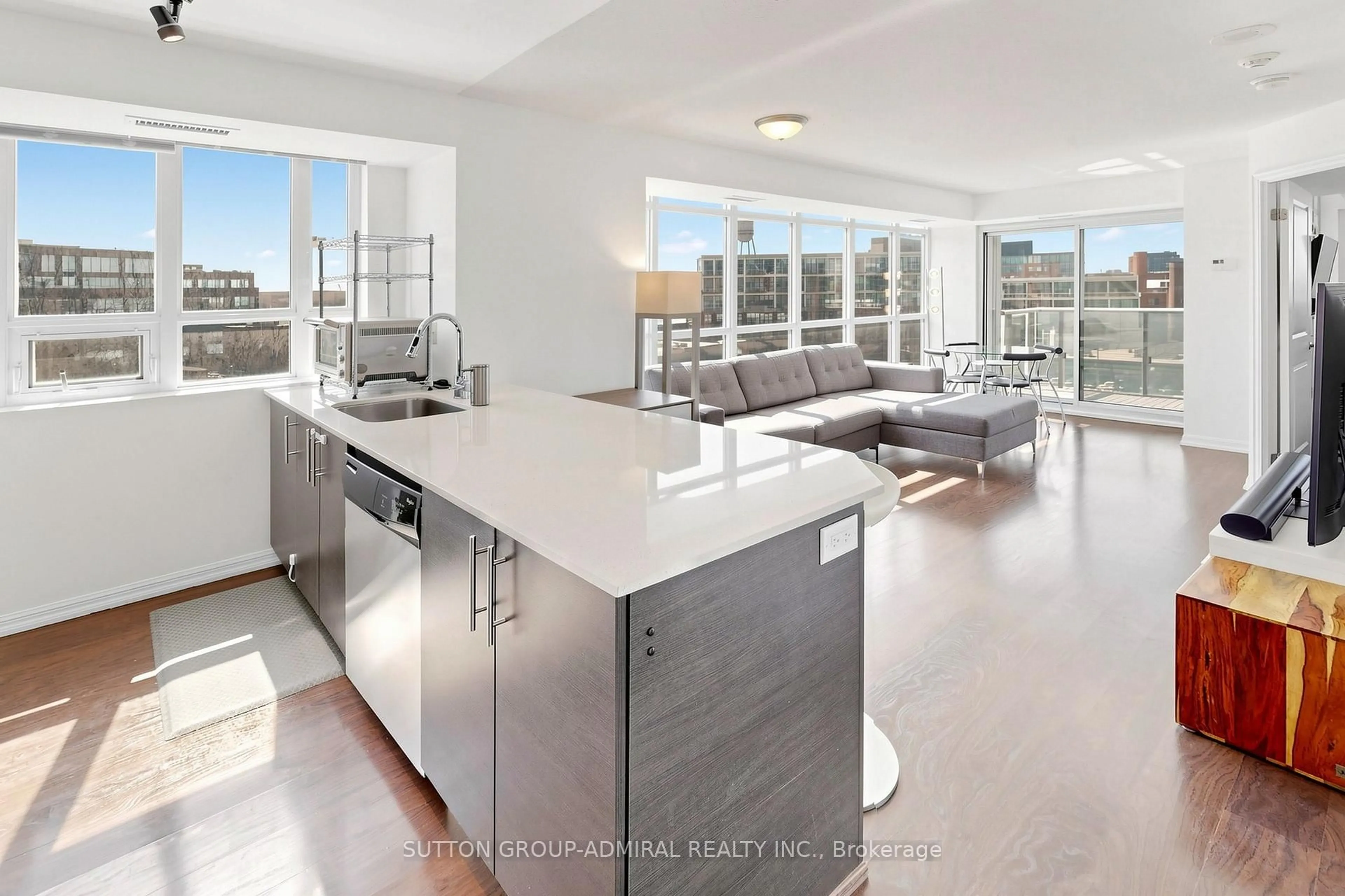 Open concept kitchen, unknown for 125 Western Battery Rd ##710, Toronto Ontario M6K 3R8
