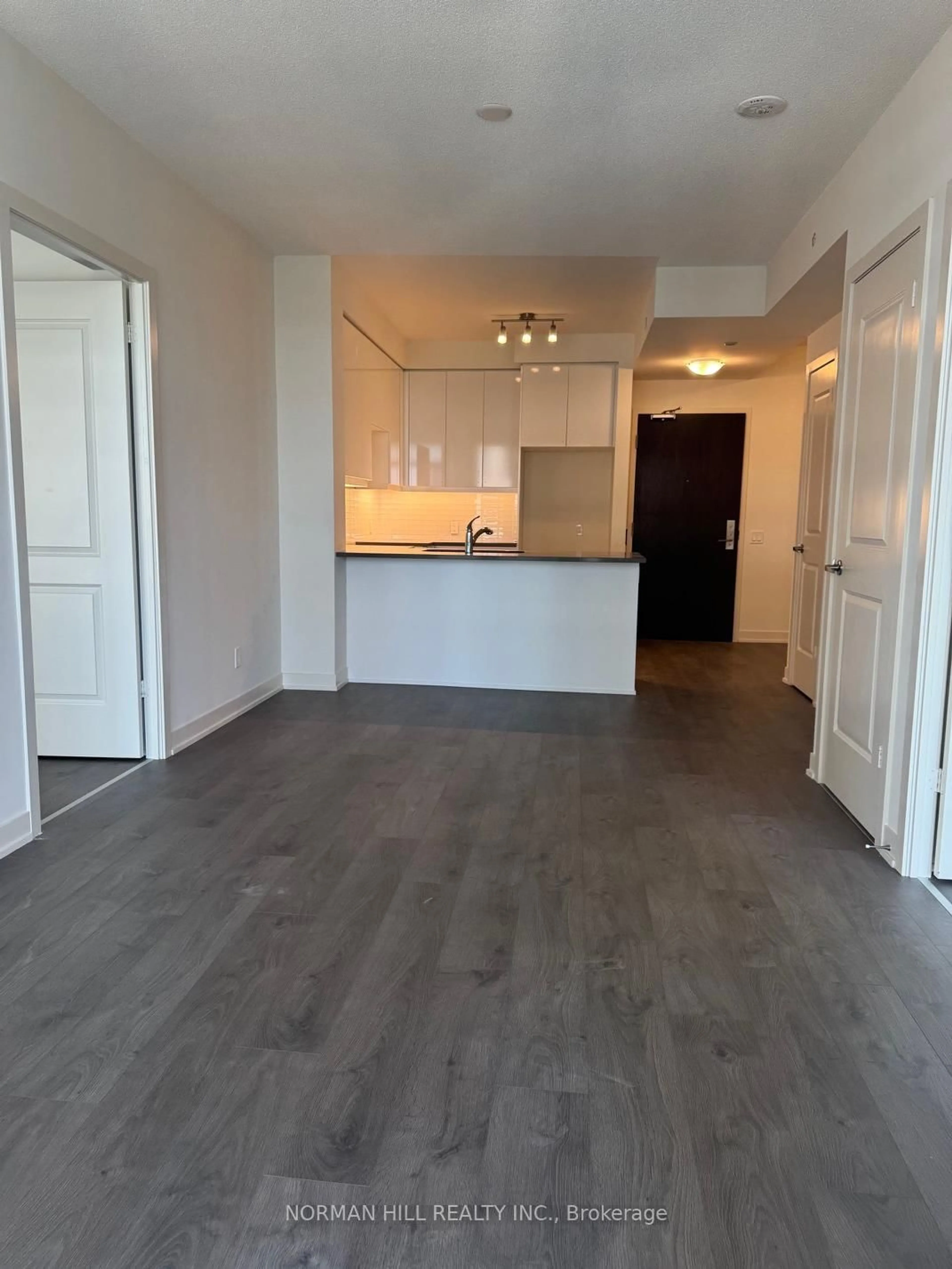 A pic of a room for 4955 Yonge St #2105, Toronto Ontario M2N 0L8