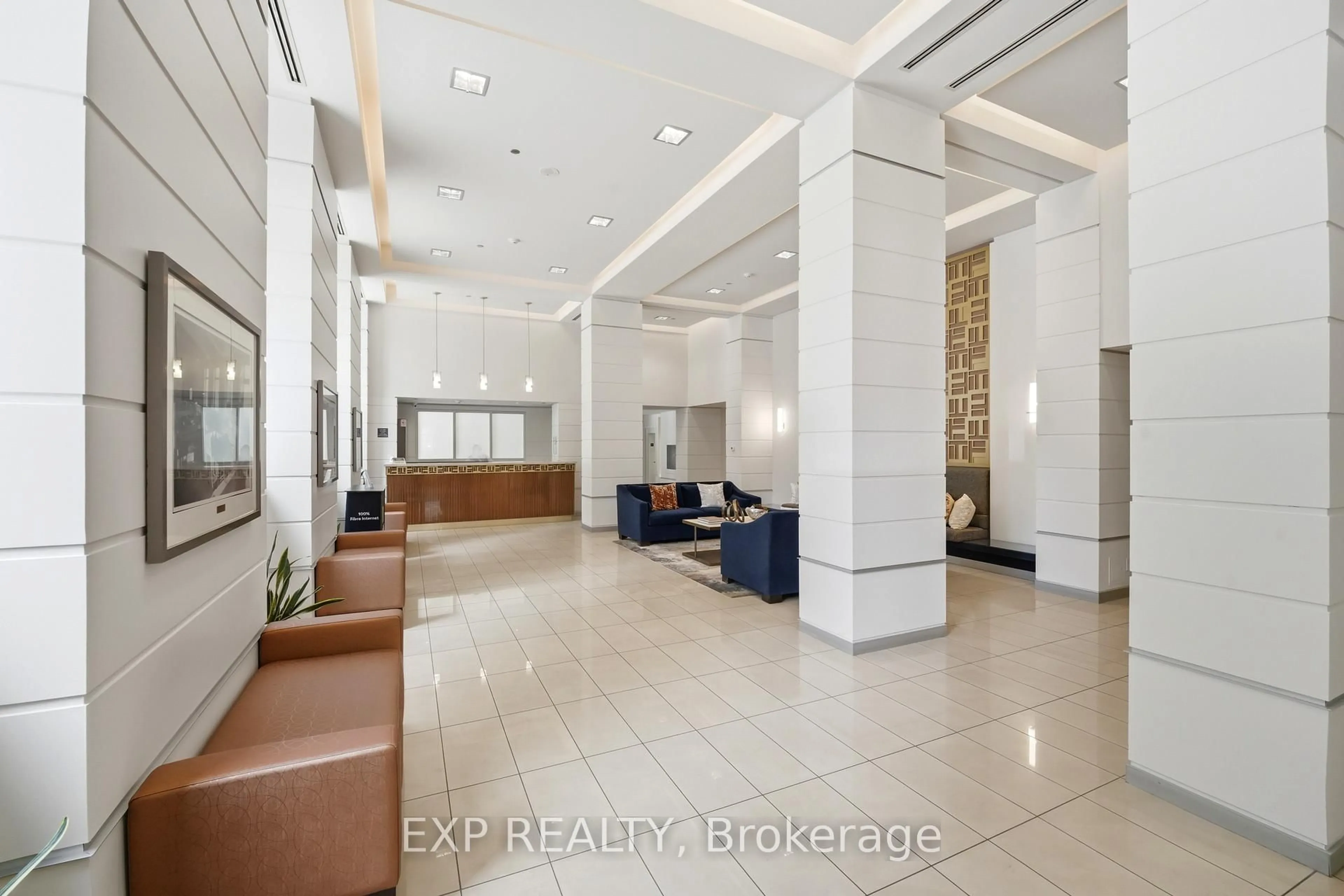 Lobby for 230 King St #PH20, Toronto Ontario M5A 1K5