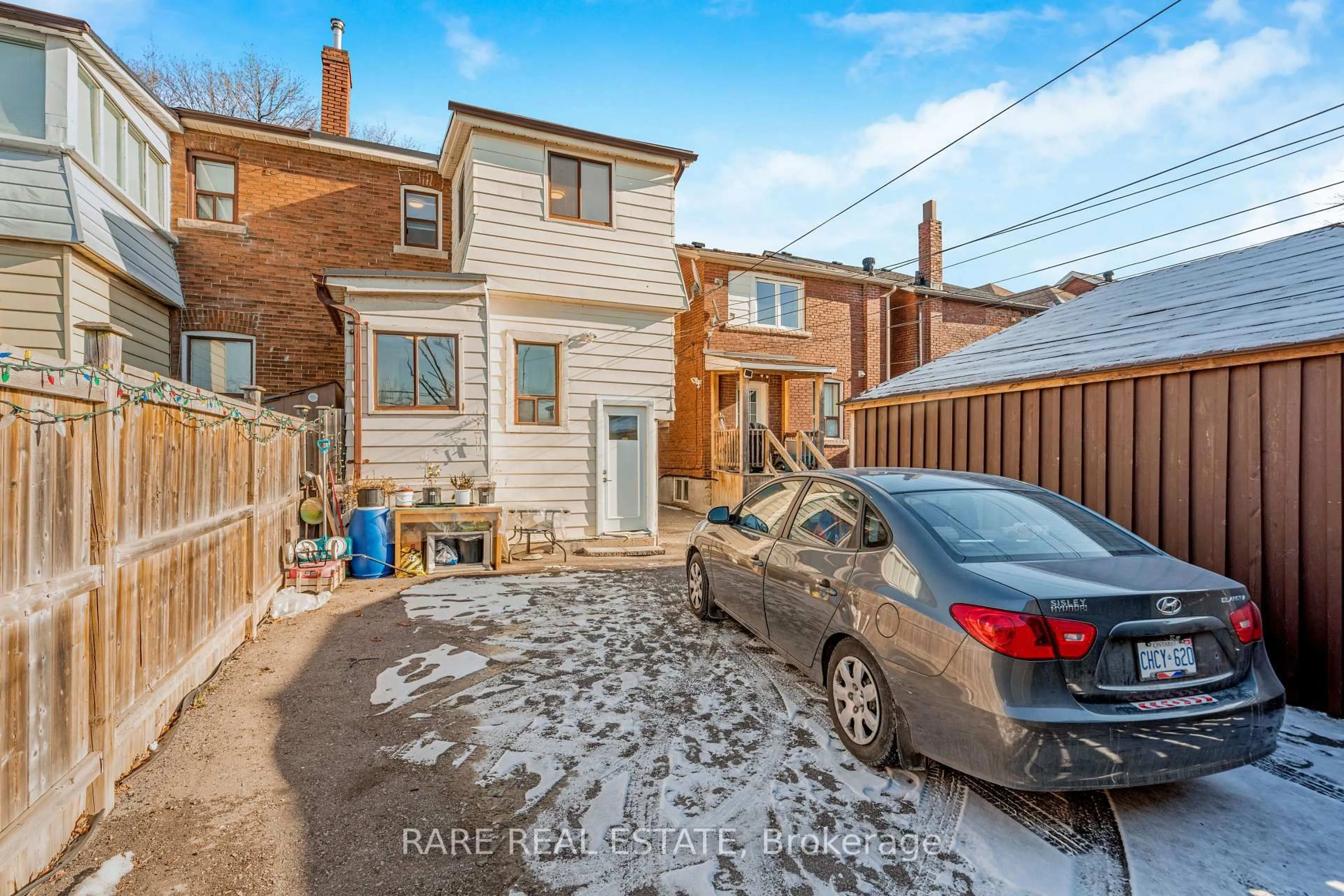 A pic from outside/outdoor area/front of a property/back of a property/a pic from drone, street for 216 Oakwood Ave, Toronto Ontario M6E 2V4