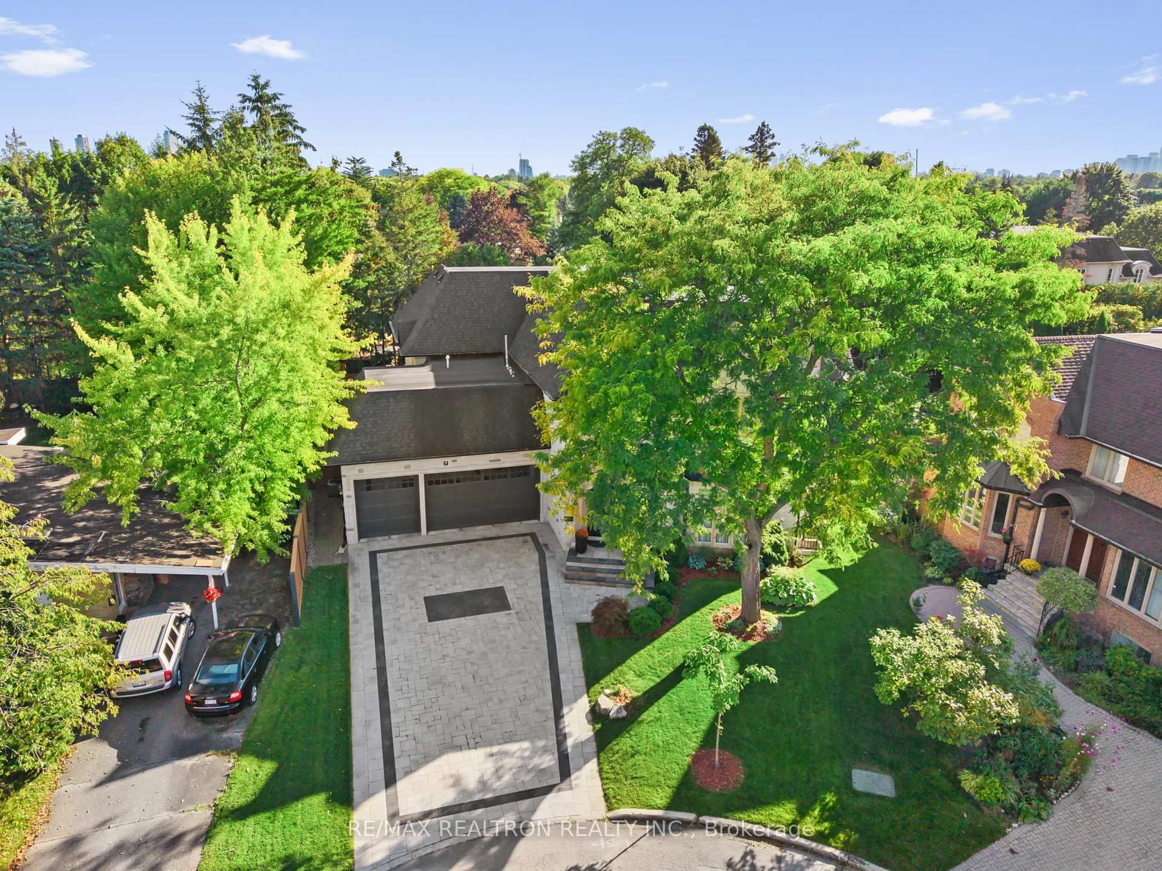 A pic from outside/outdoor area/front of a property/back of a property/a pic from drone, unknown for 7 Winchfield Pl, Toronto Ontario M3B 1L4