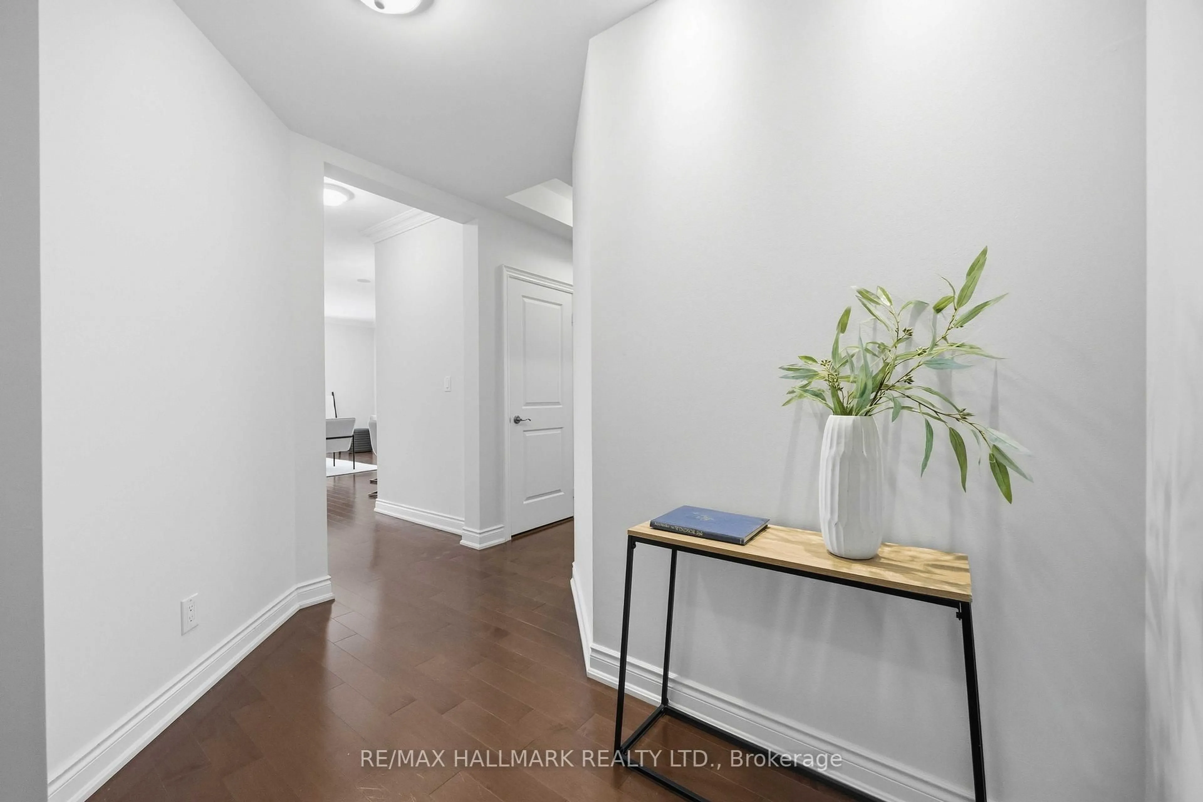 Indoor entryway for 10 Bloorview Pl #1807, Toronto Ontario M2J 0B1